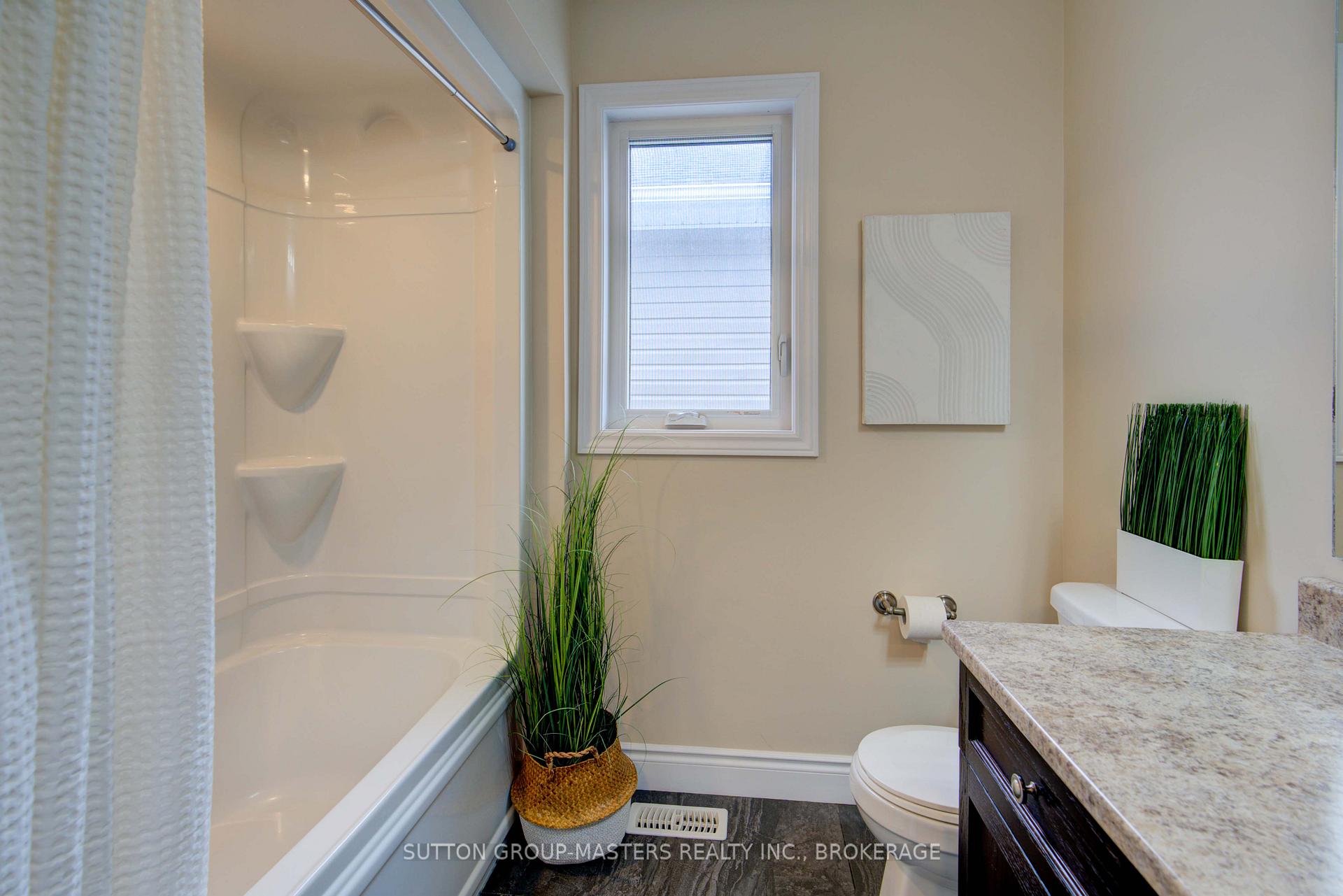 Photo 3 of 528 Beth Crescent, Kingston, City Northwest — HOMEH