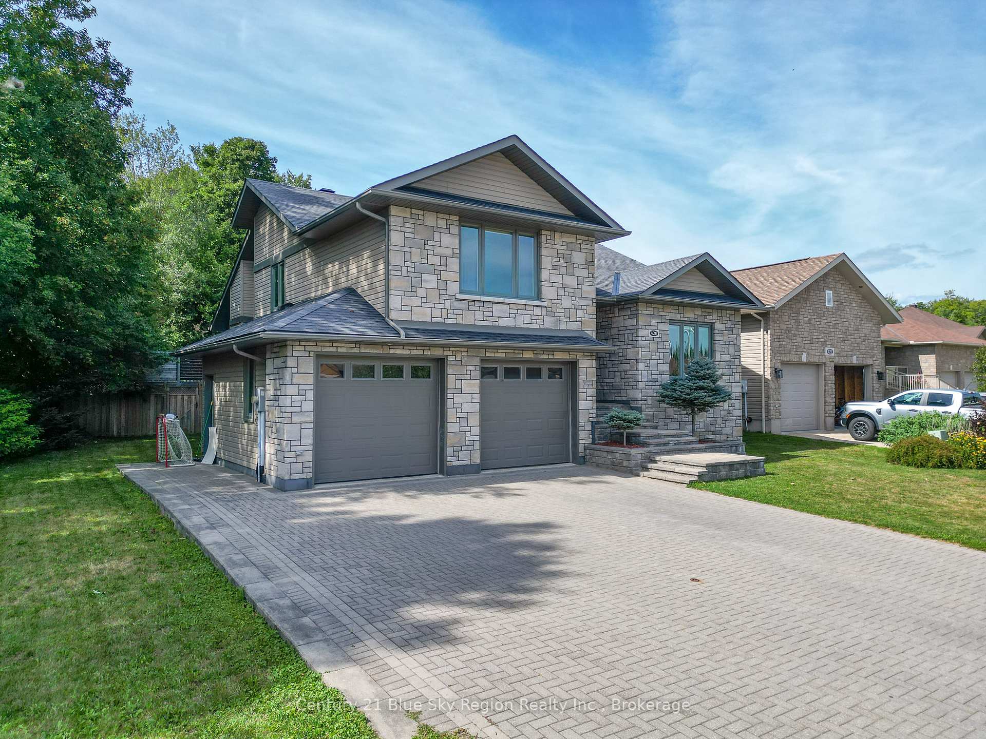 Photo 1 of 420 Pearce Street, North Bay, Airport — HOMEH