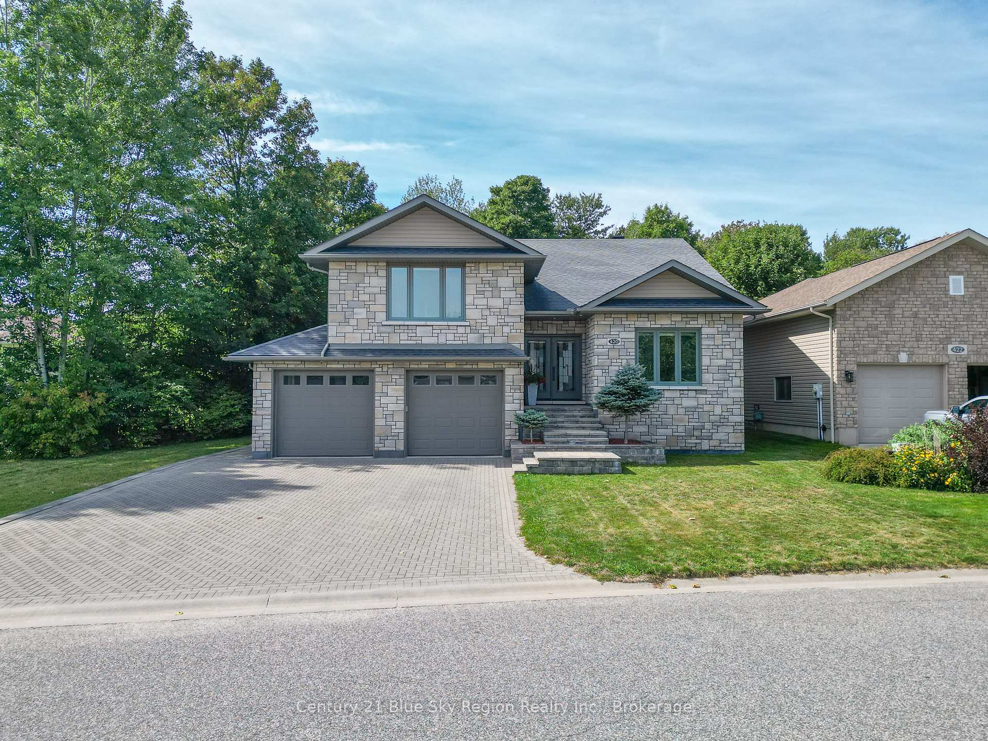 Photo 2 of 420 Pearce Street, North Bay, Airport — HOMEH