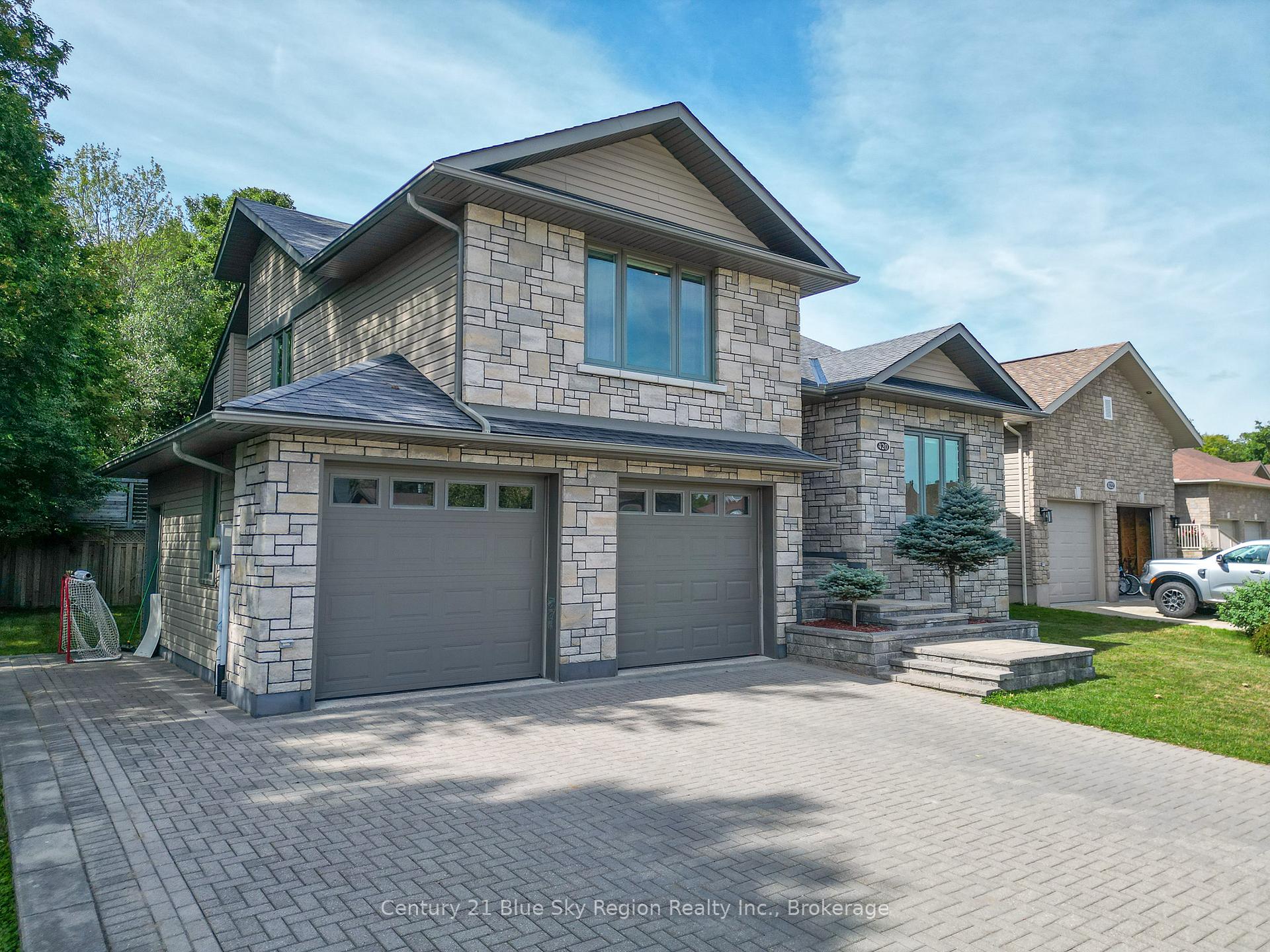 Photo 4 of 420 Pearce Street, North Bay, Airport — HOMEH