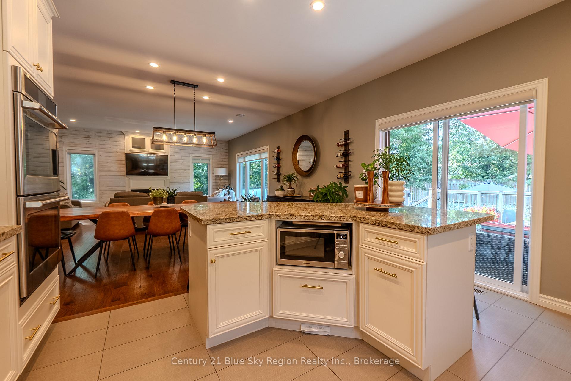 Photo 10 of 420 Pearce Street, North Bay, Airport — HOMEH