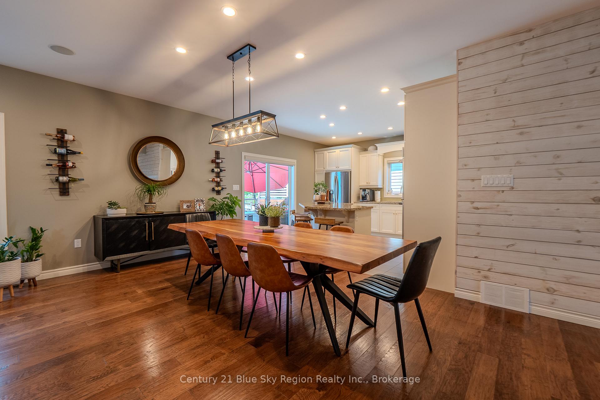 Photo 11 of 420 Pearce Street, North Bay, Airport — HOMEH