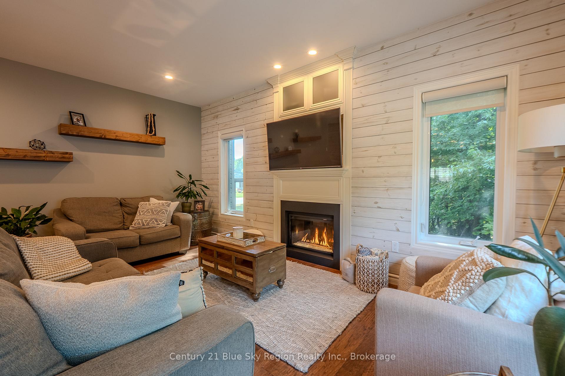 Photo 15 of 420 Pearce Street, North Bay, Airport — HOMEH