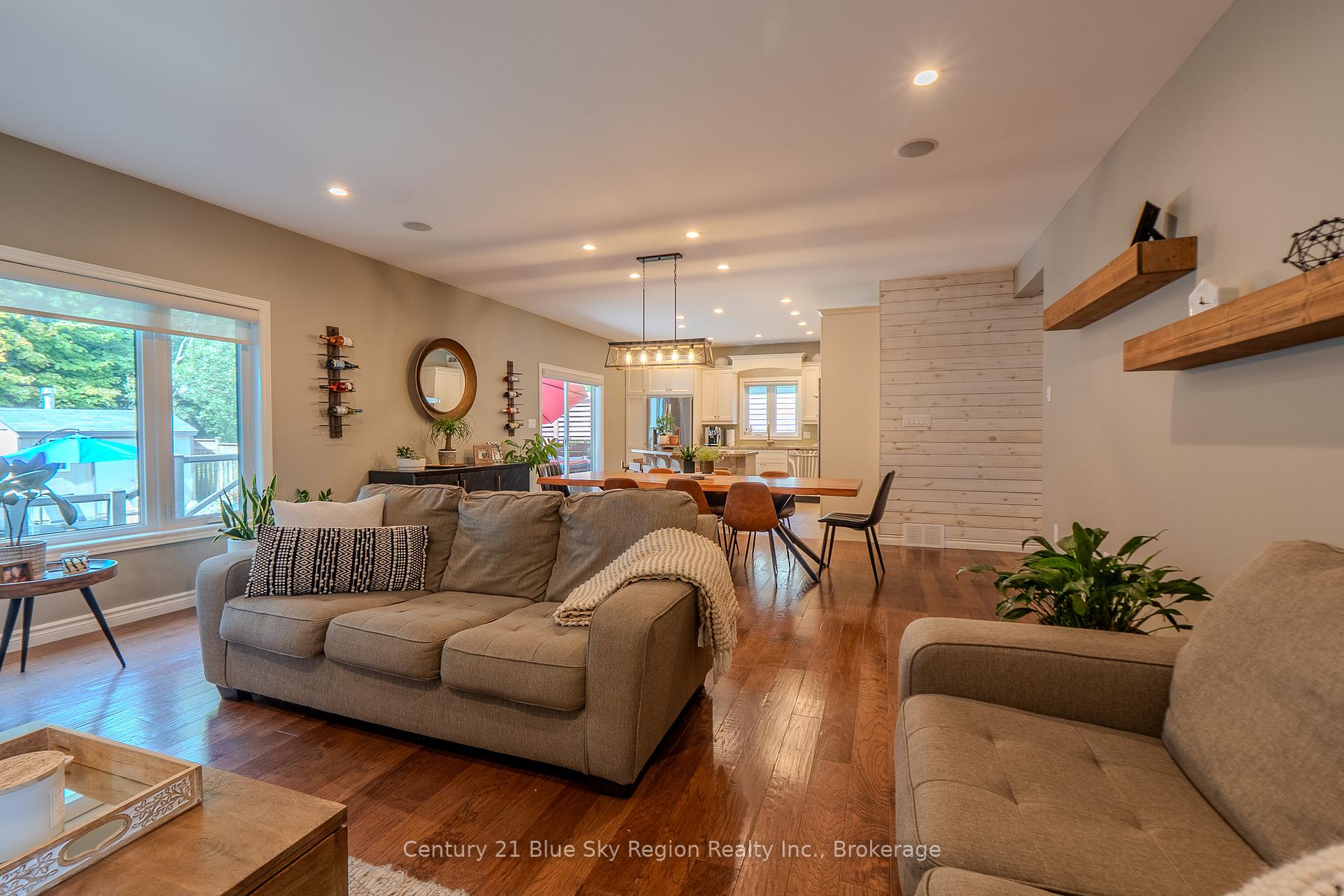 Photo 17 of 420 Pearce Street, North Bay, Airport — HOMEH