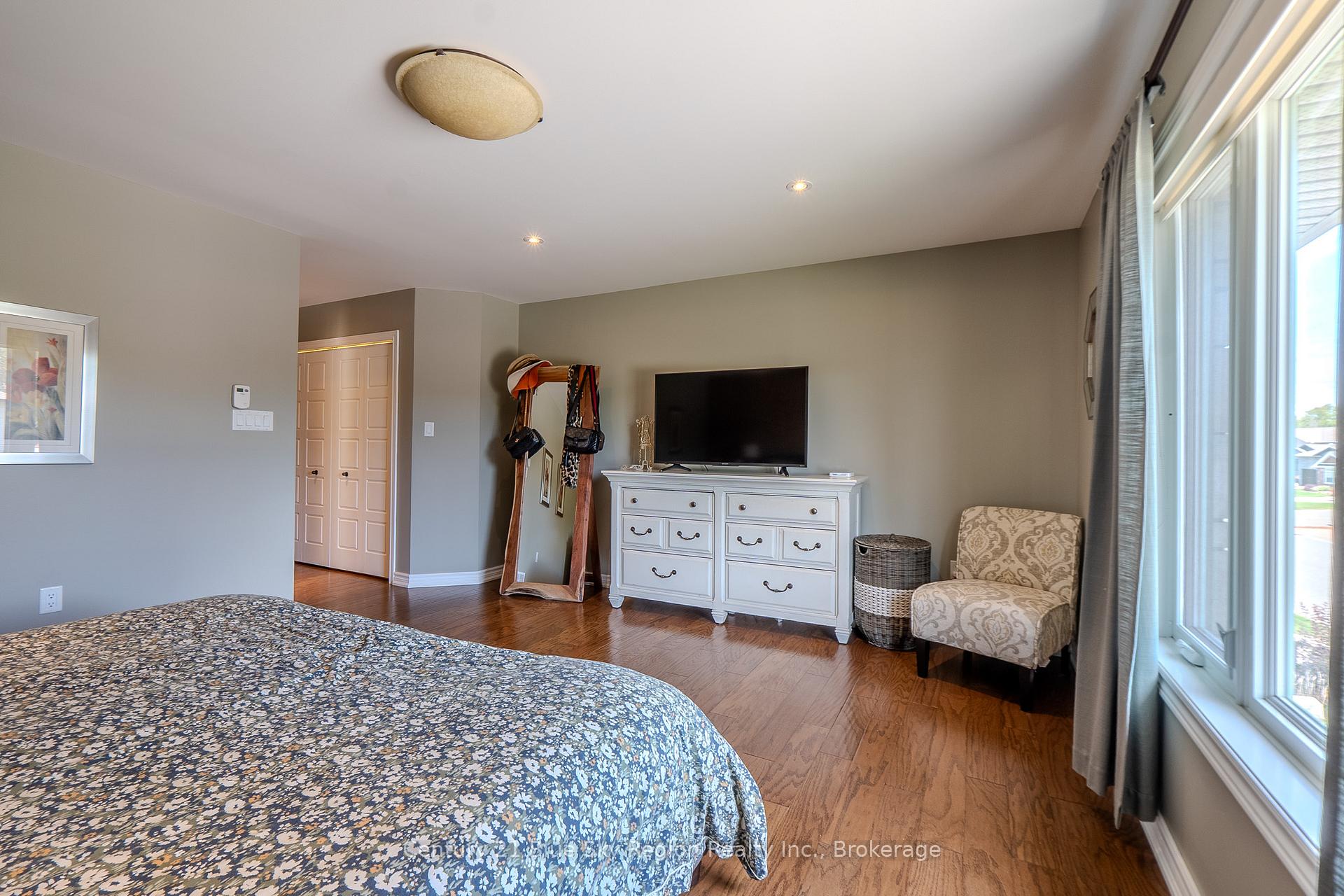 Photo 20 of 420 Pearce Street, North Bay, Airport — HOMEH