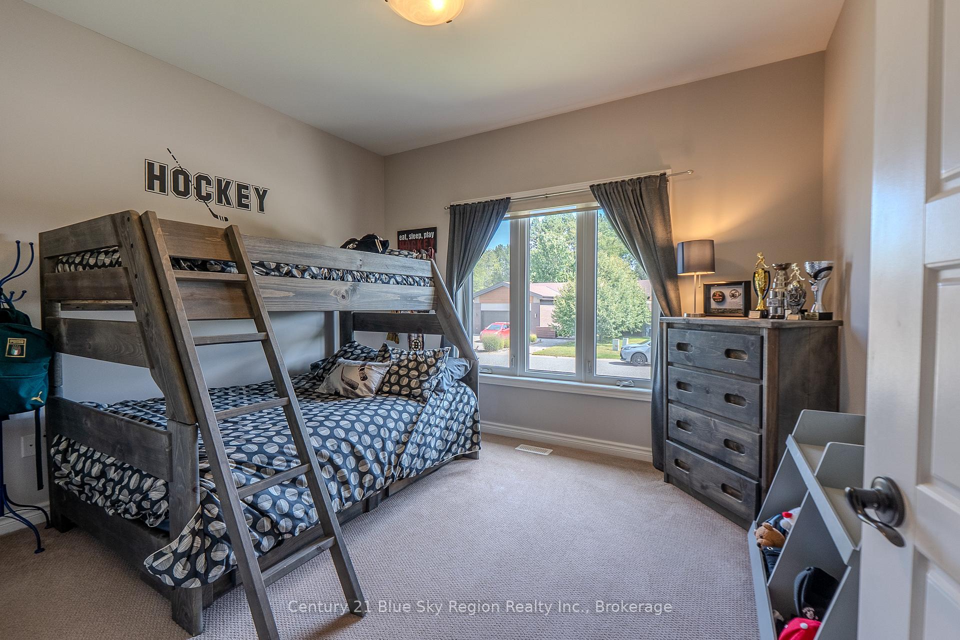 Photo 25 of 420 Pearce Street, North Bay, Airport — HOMEH