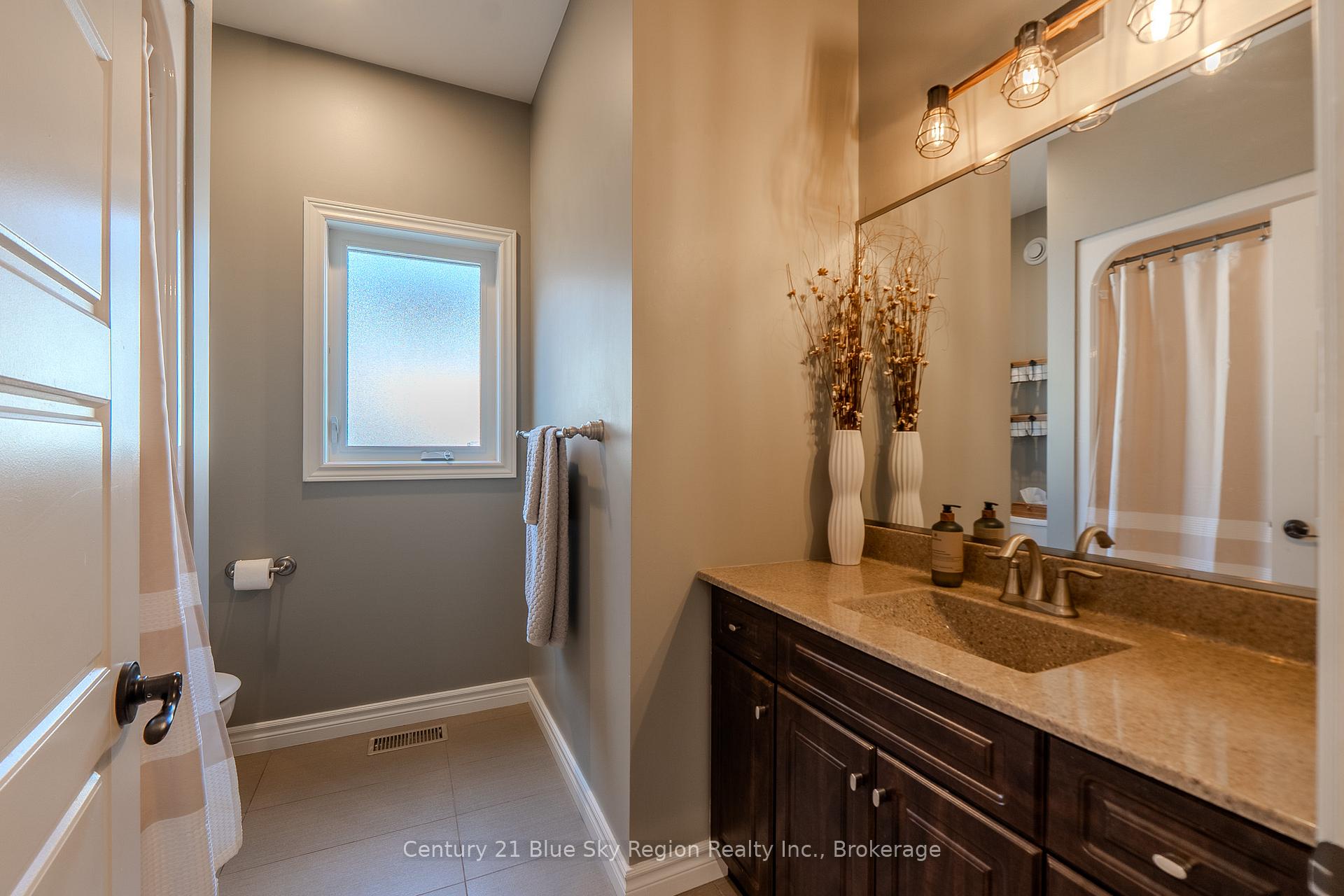Photo 27 of 420 Pearce Street, North Bay, Airport — HOMEH