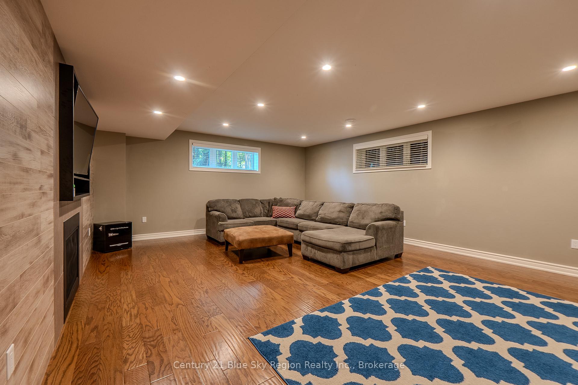 Photo 31 of 420 Pearce Street, North Bay, Airport — HOMEH