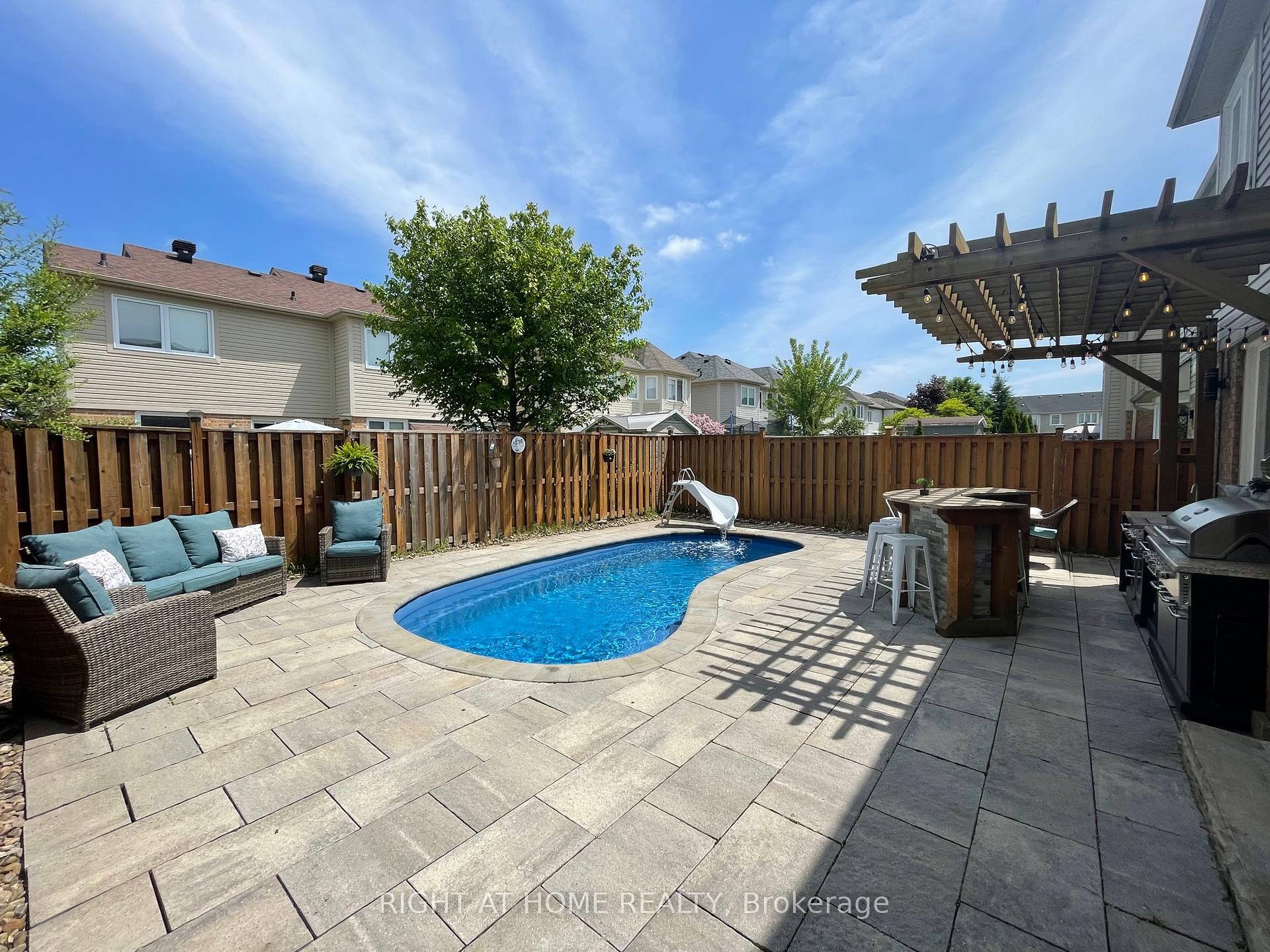 Photo 2 of 58 Dunning Drive, New Tecumseth, Alliston — HOMEH