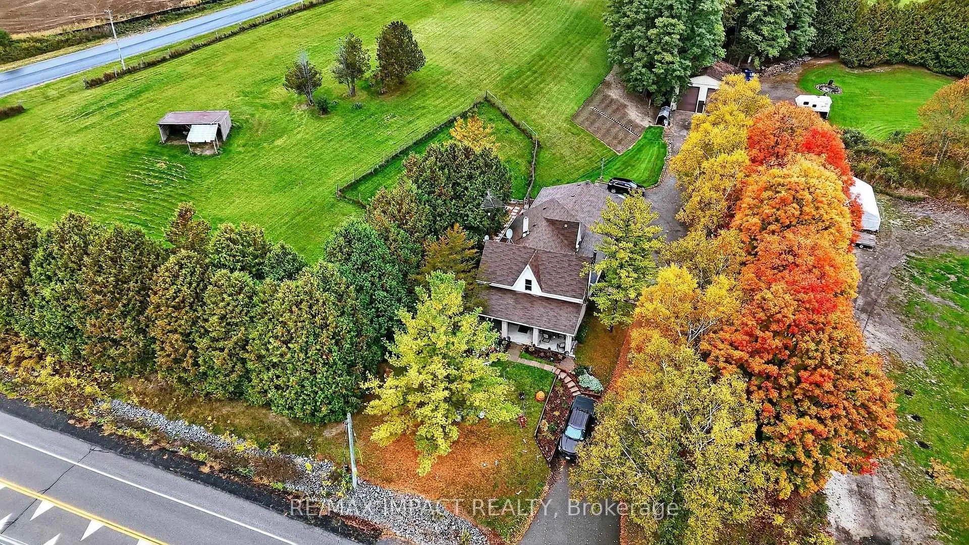 Photo 4 of 272 Raglan Road W, Oshawa, Rural Oshawa — HOMEH