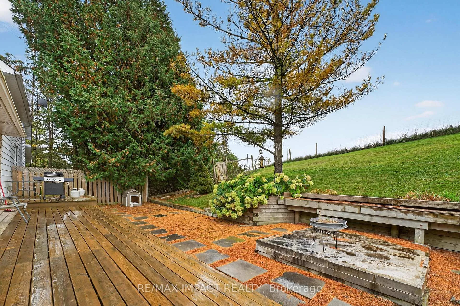 Photo 10 of 272 Raglan Road W, Oshawa, Rural Oshawa — HOMEH