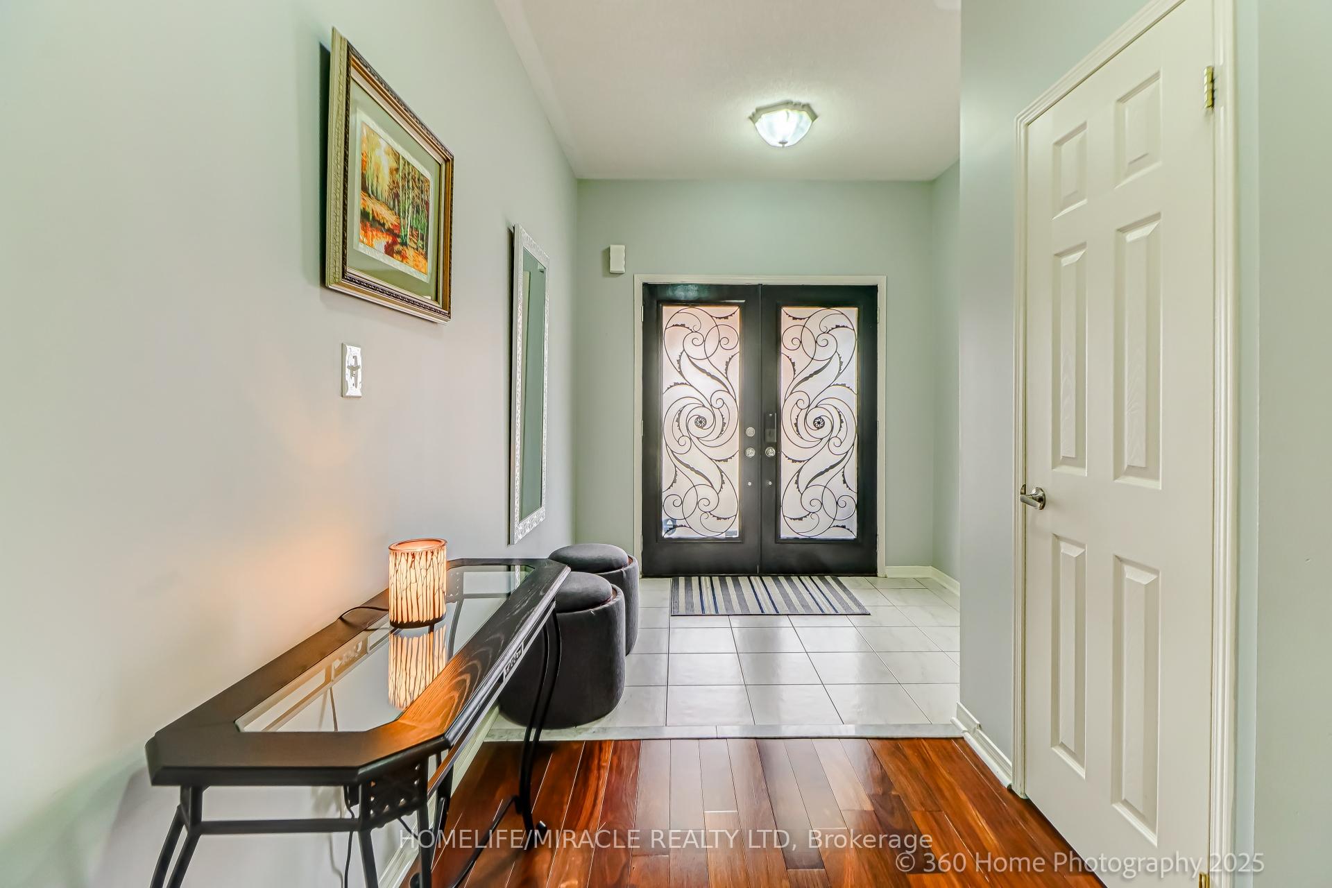 Photo 4 of 652 Lott Crescent, Milton, Coates — HOMEH