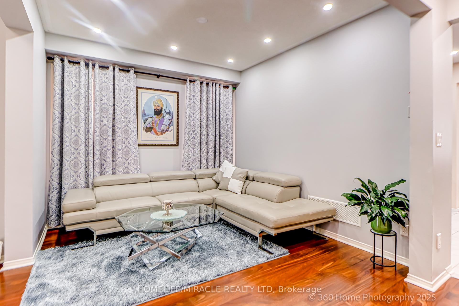 Photo 7 of 652 Lott Crescent, Milton, Coates — HOMEH