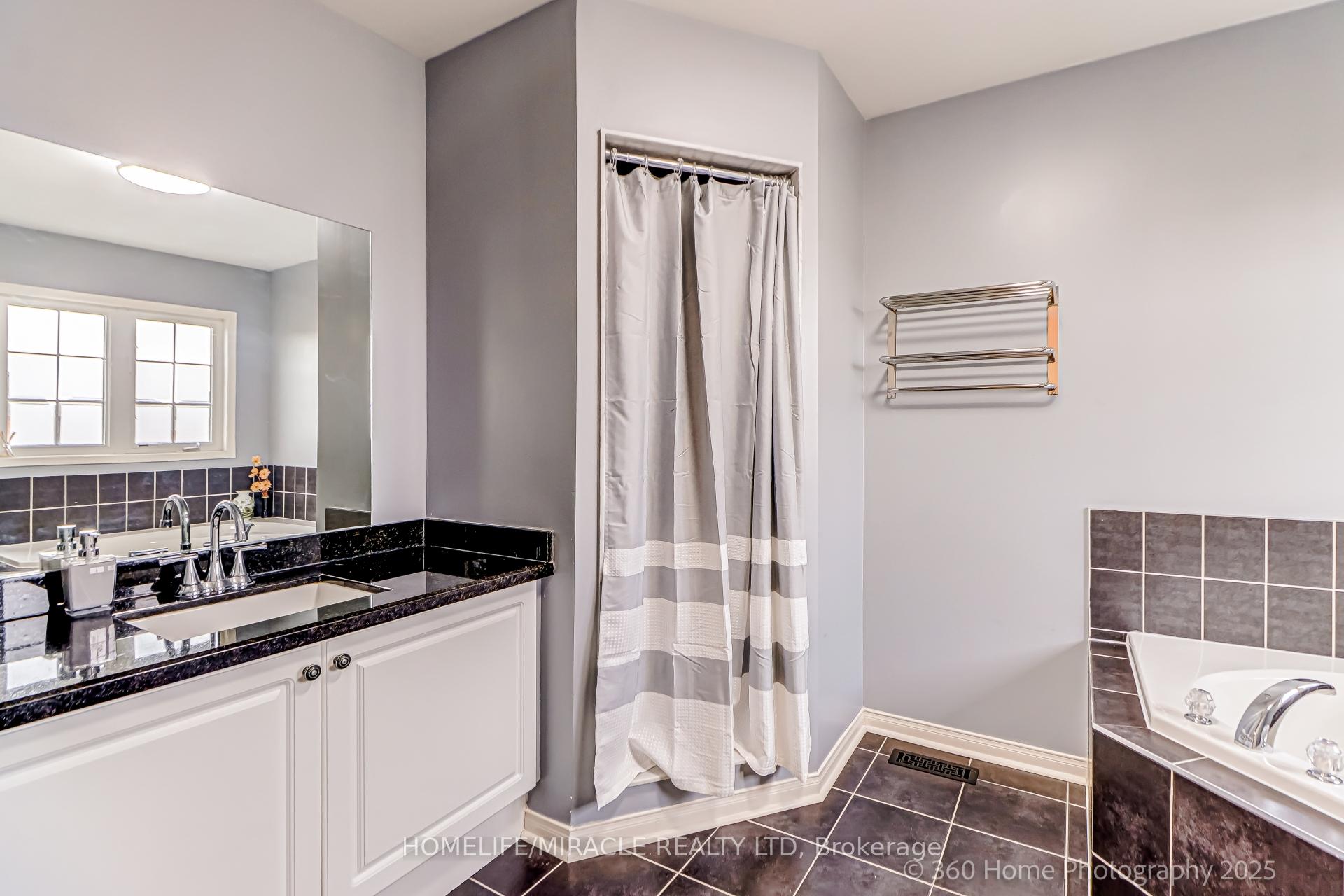 Photo 17 of 652 Lott Crescent, Milton, Coates — HOMEH