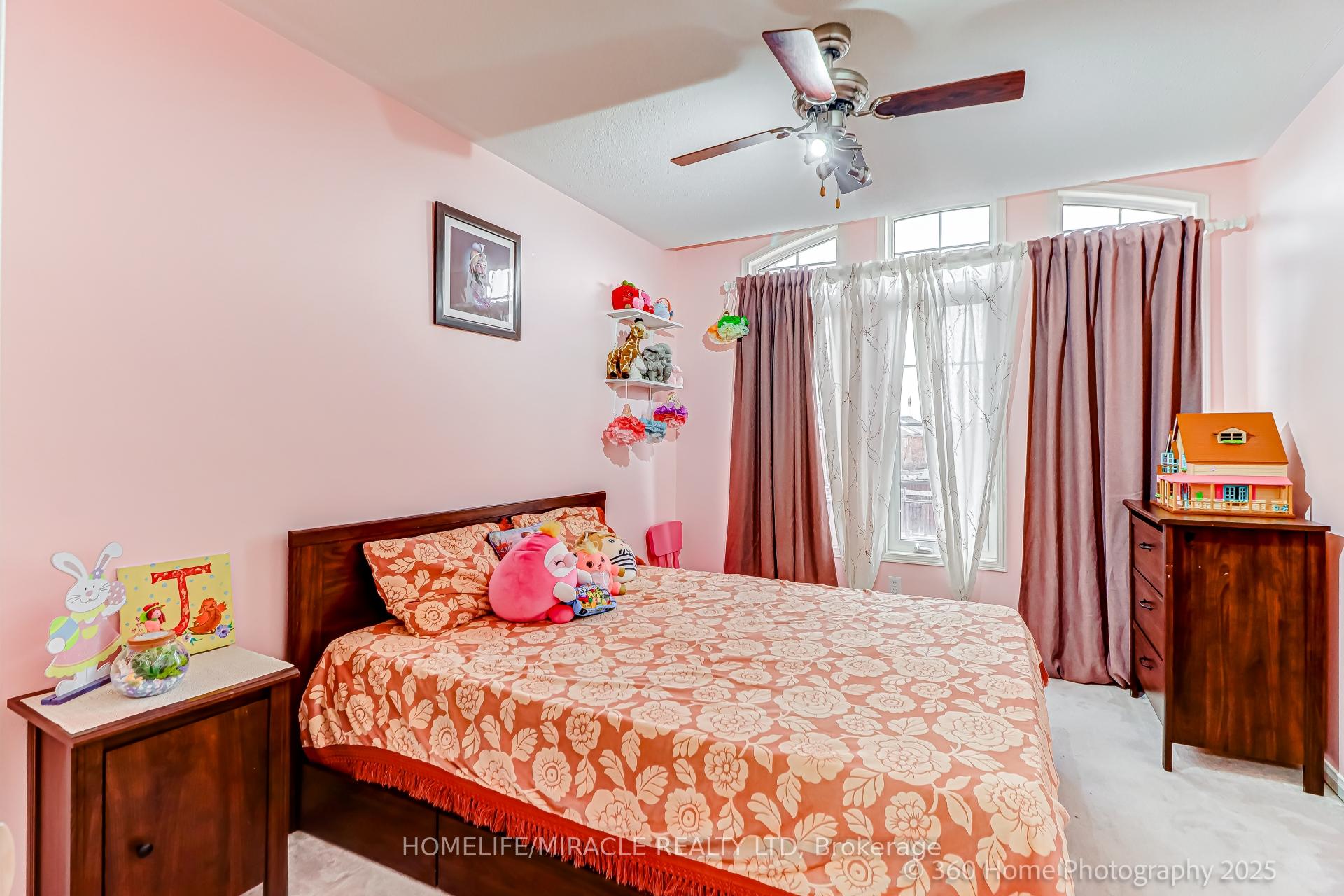 Photo 20 of 652 Lott Crescent, Milton, Coates — HOMEH