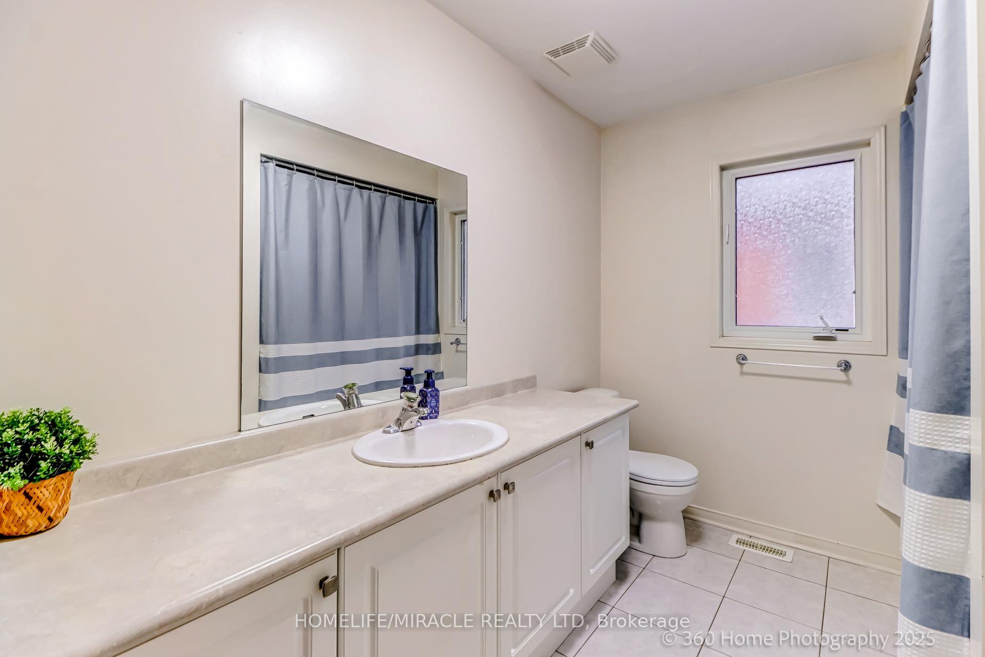 Photo 21 of 652 Lott Crescent, Milton, Coates — HOMEH