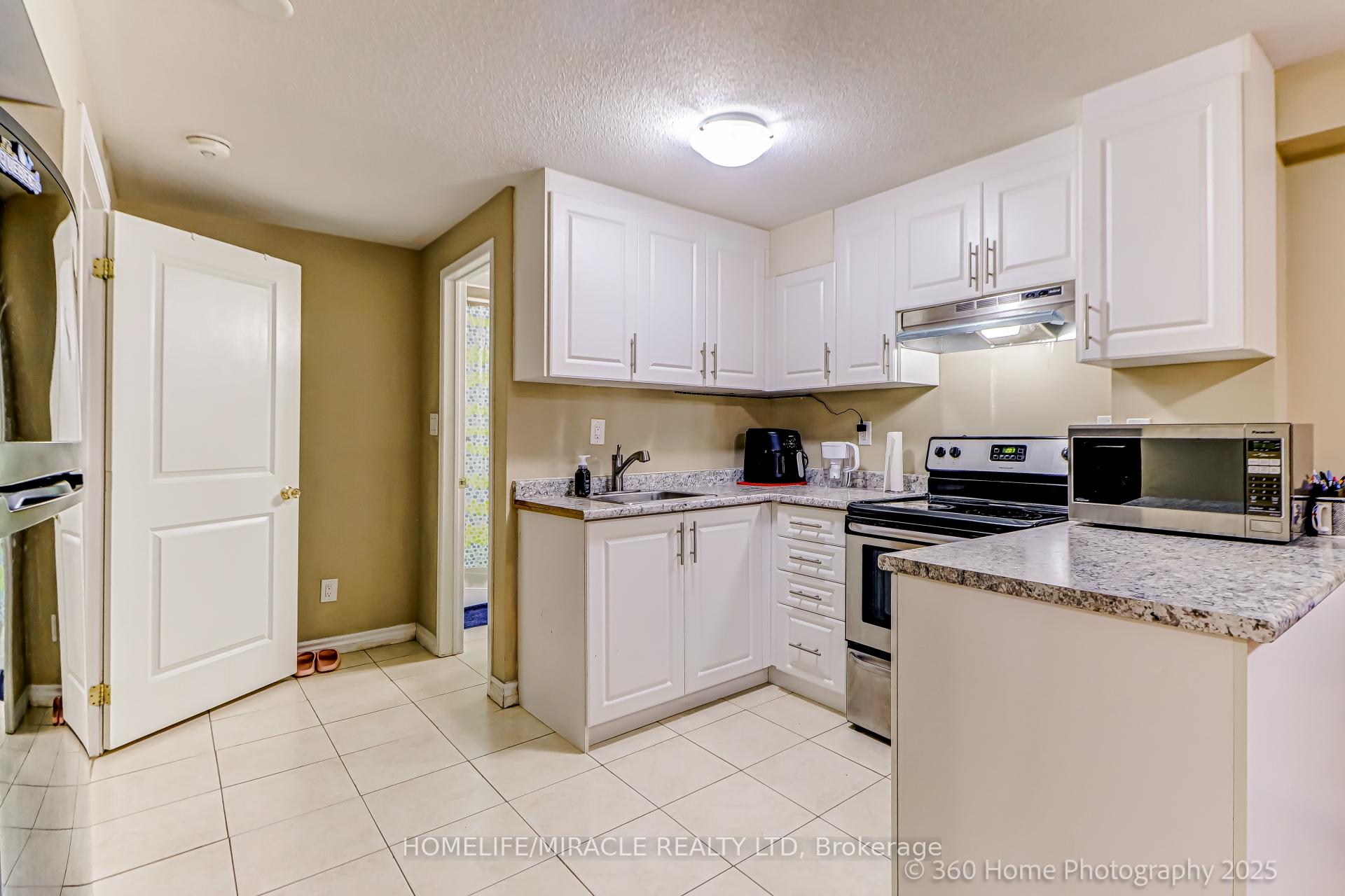 Photo 27 of 652 Lott Crescent, Milton, Coates — HOMEH