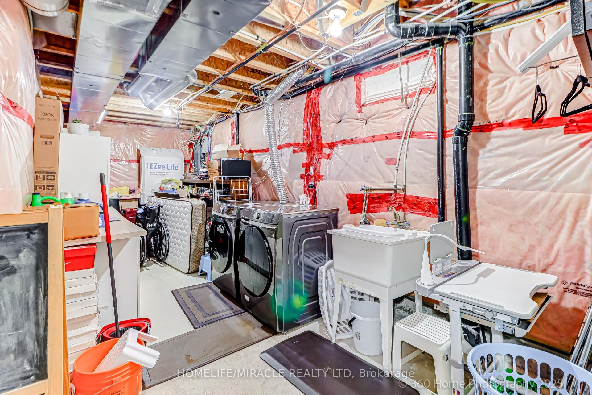 Photo 29 of 652 Lott Crescent, Milton, Coates — HOMEH
