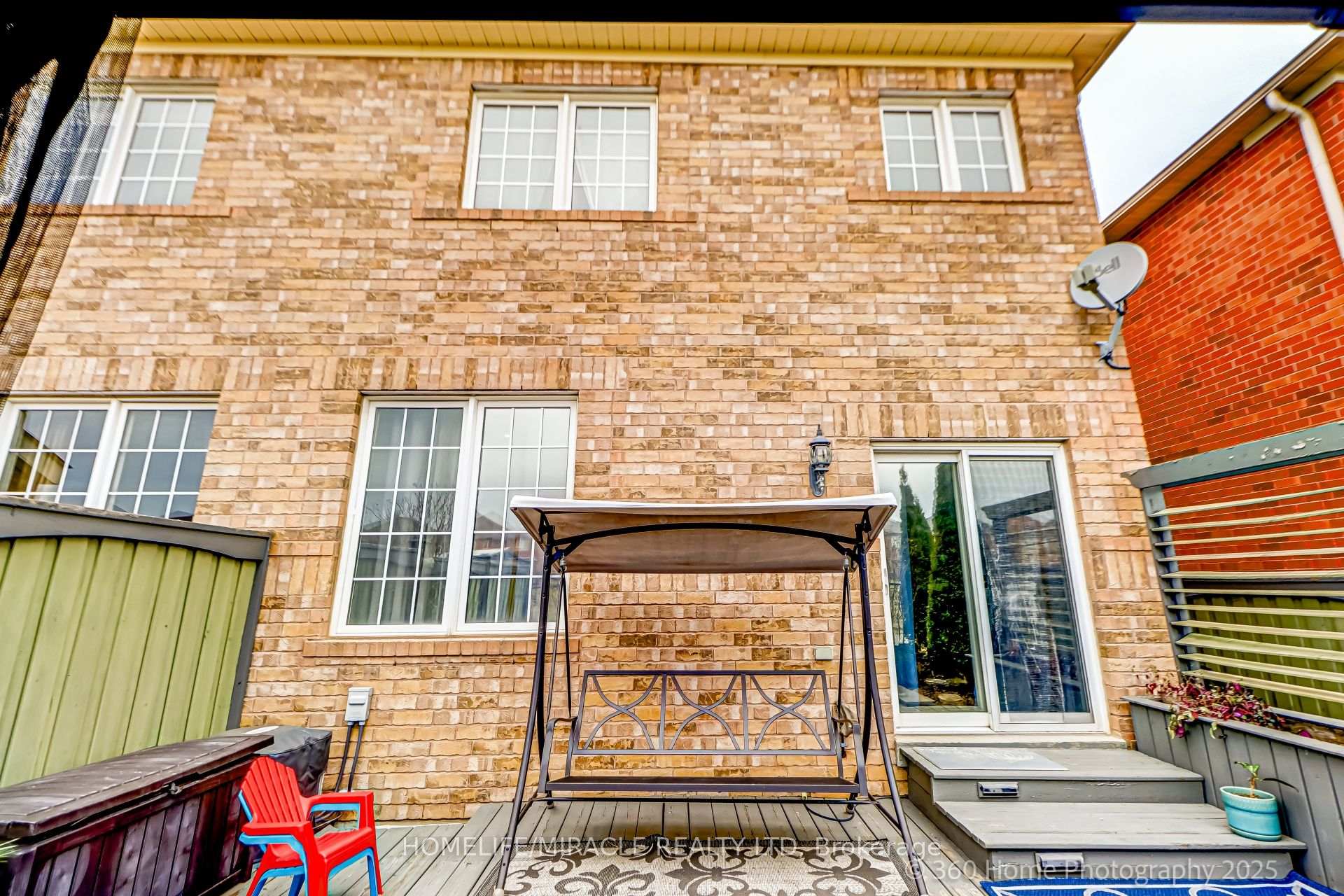 Photo 32 of 652 Lott Crescent, Milton, Coates — HOMEH