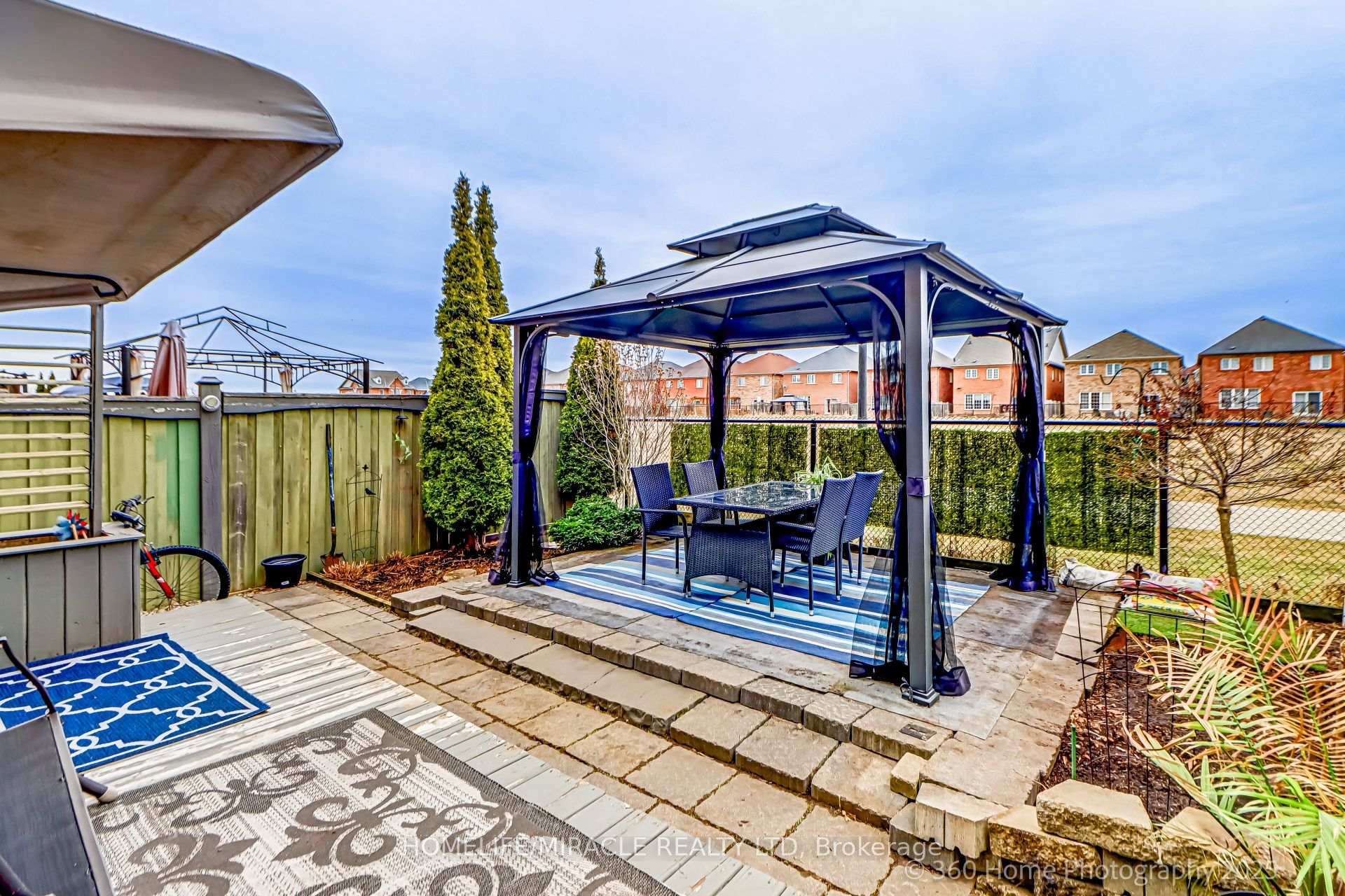 Photo 33 of 652 Lott Crescent, Milton, Coates — HOMEH