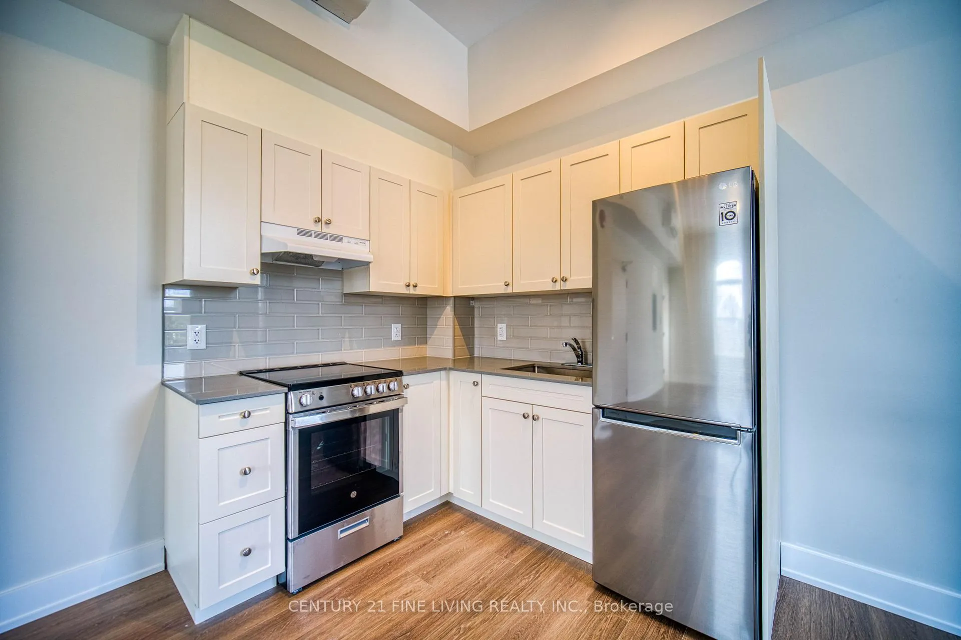 Photo 2 of Unit 202, 1614 Ridge Road E, Oro-Medonte, Hawkestone — HOMEH