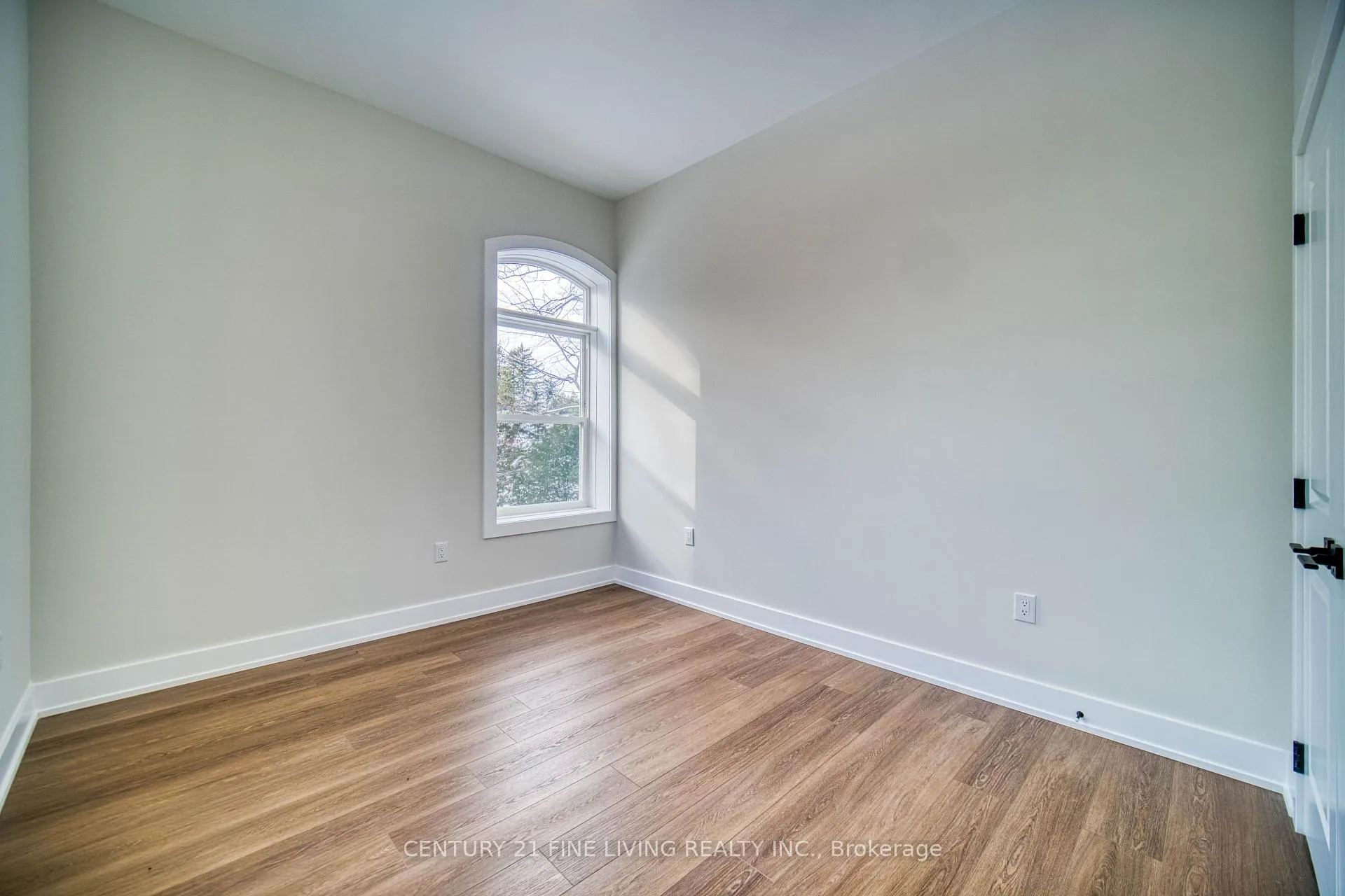 Photo 4 of Unit 202, 1614 Ridge Road E, Oro-Medonte, Hawkestone — HOMEH