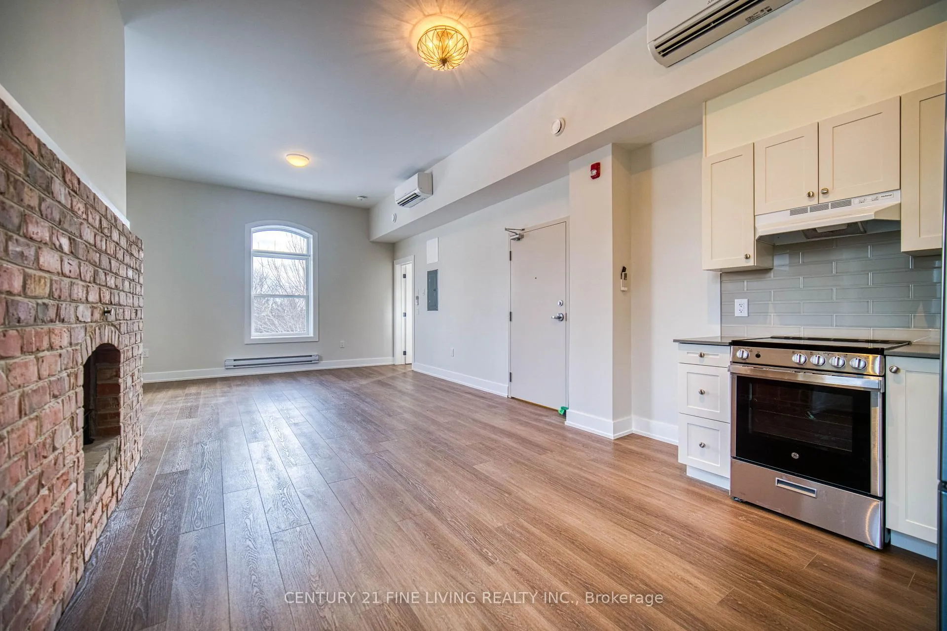 Photo 5 of Unit 202, 1614 Ridge Road E, Oro-Medonte, Hawkestone — HOMEH