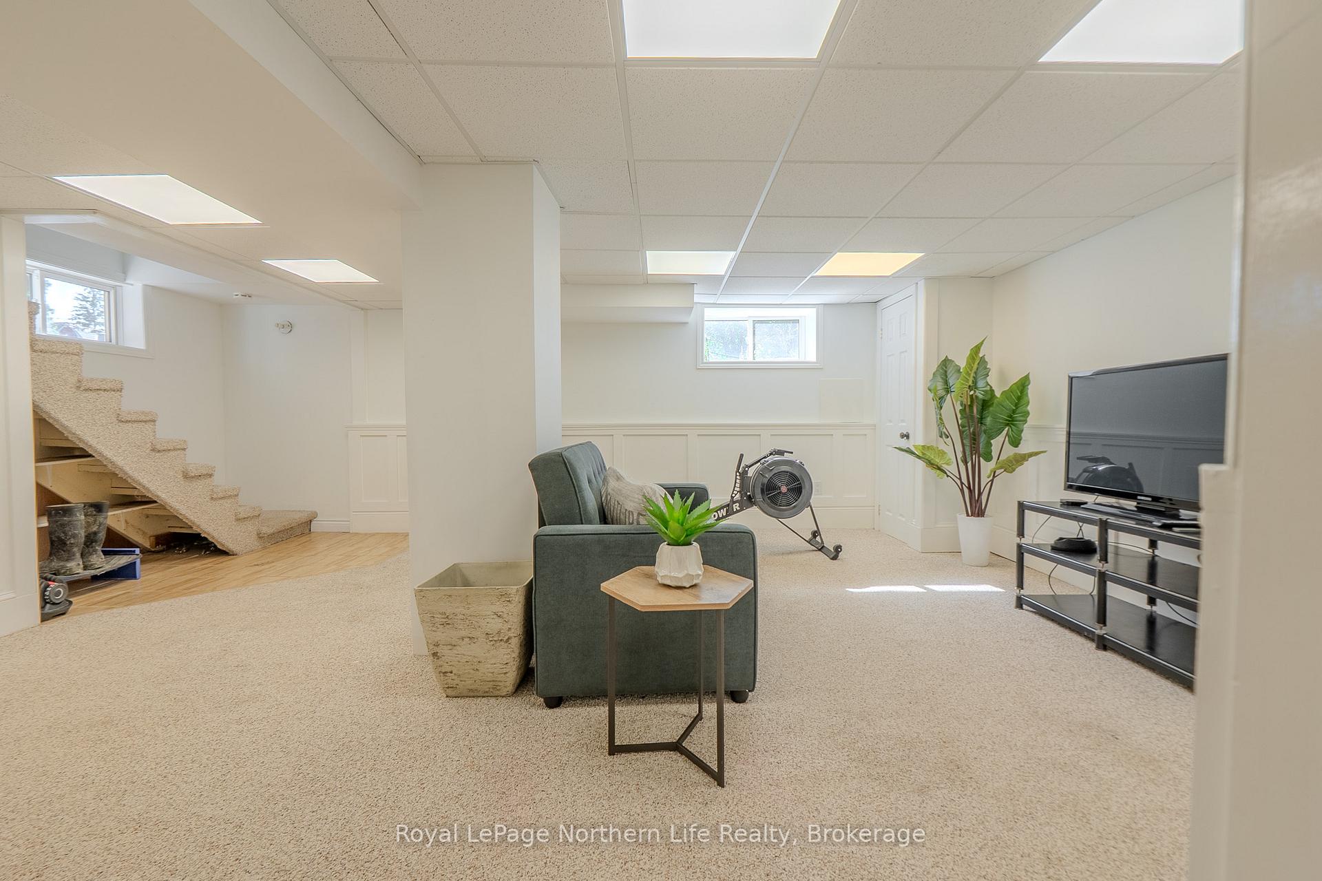 Photo 31 of 712 Jane Street, North Bay, West End — HOMEH