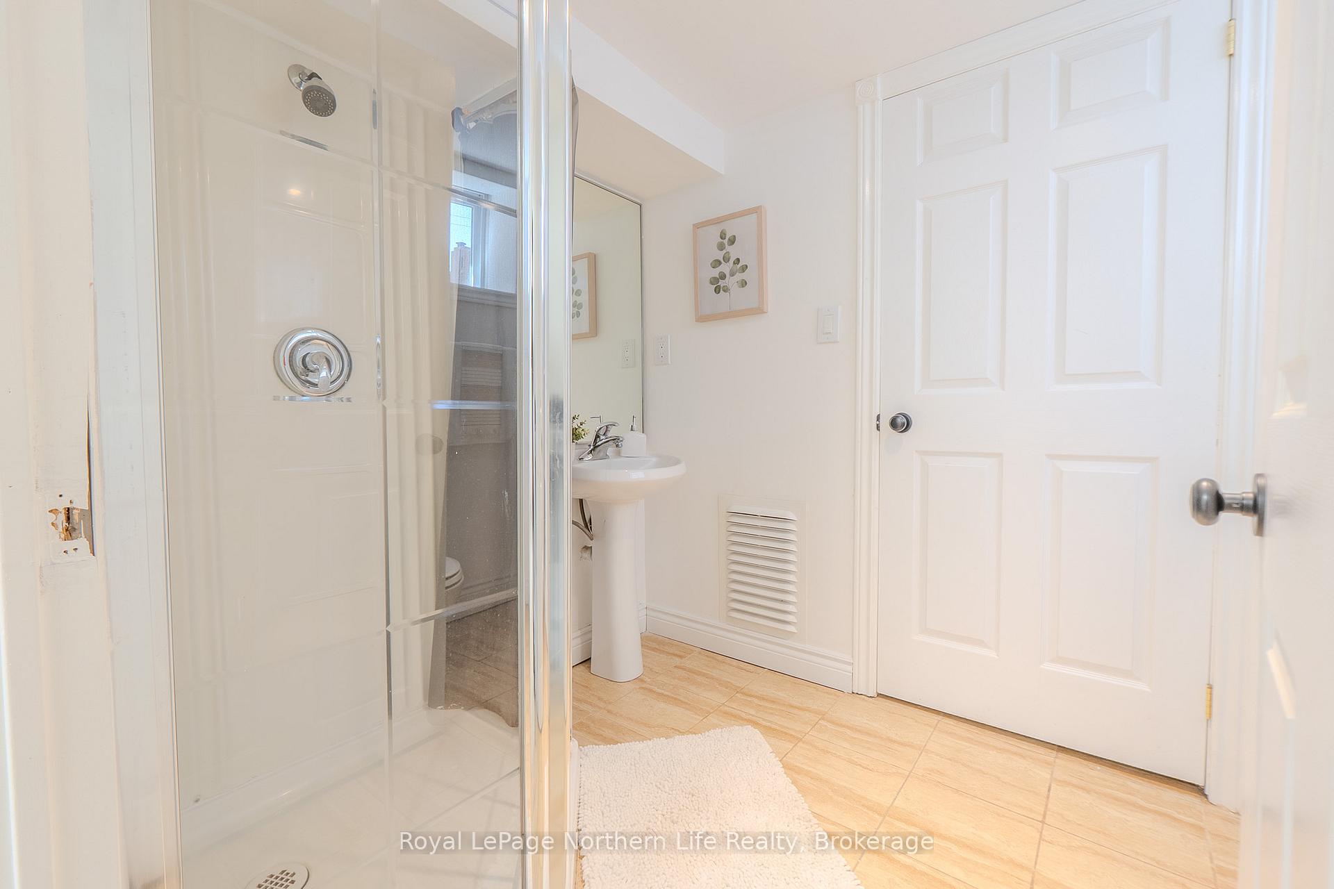 Photo 37 of 712 Jane Street, North Bay, West End — HOMEH