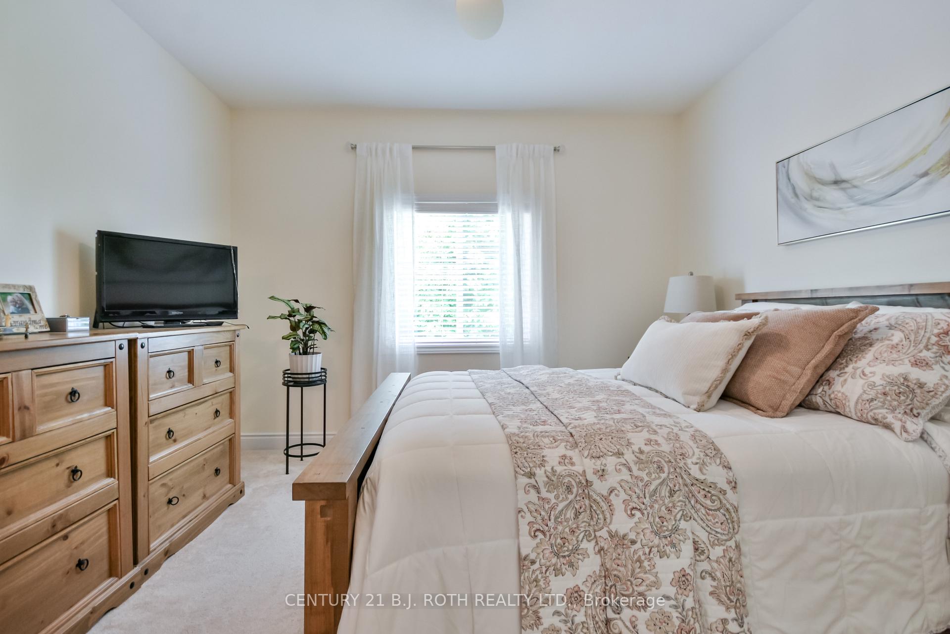 Photo 14 of 202 Lucy Lane, Orillia — HOMEH