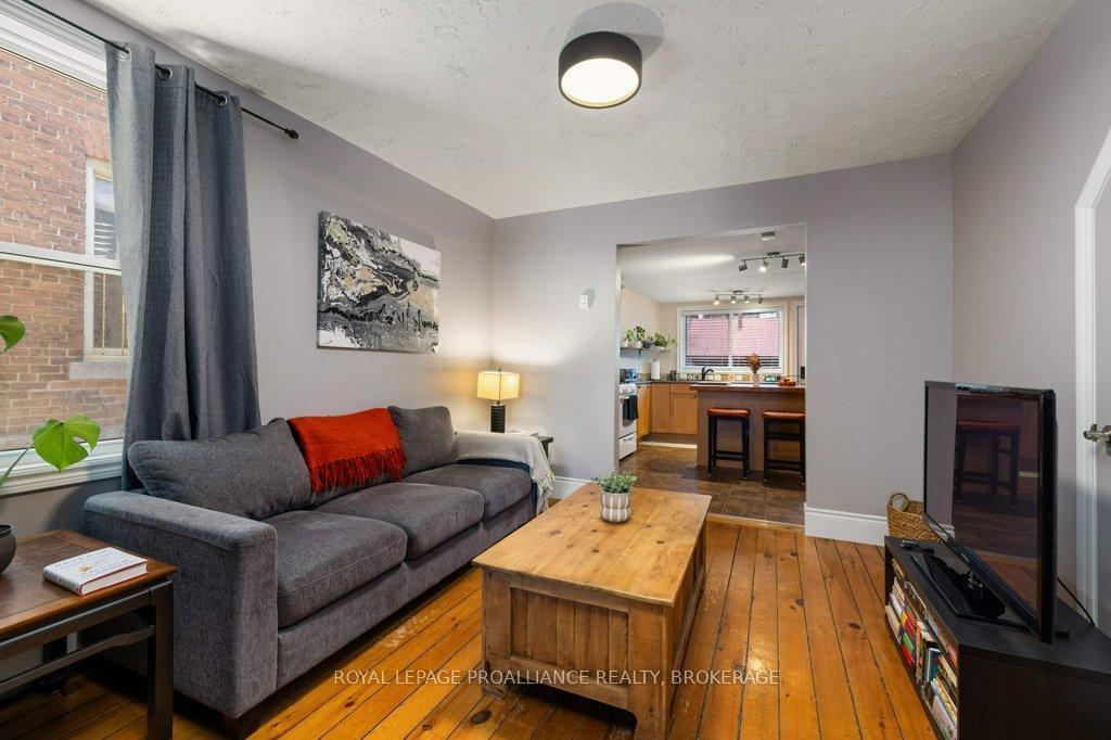 Photo 10 of 318 Queen Street, Kingston, East of Sir John A. Blvd — HOMEH