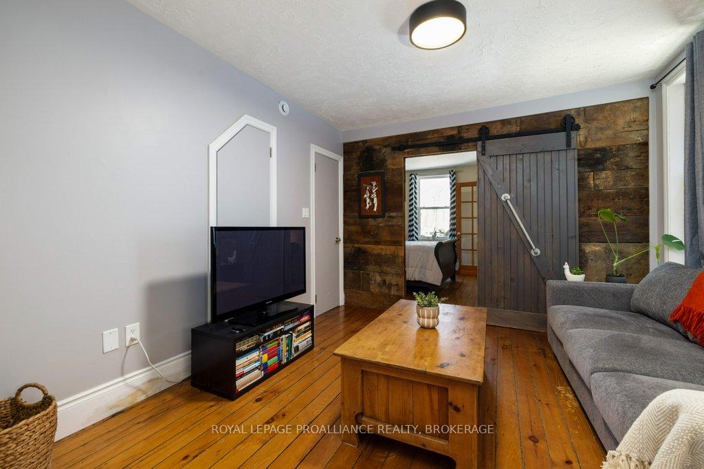 Photo 12 of 318 Queen Street, Kingston, East of Sir John A. Blvd — HOMEH