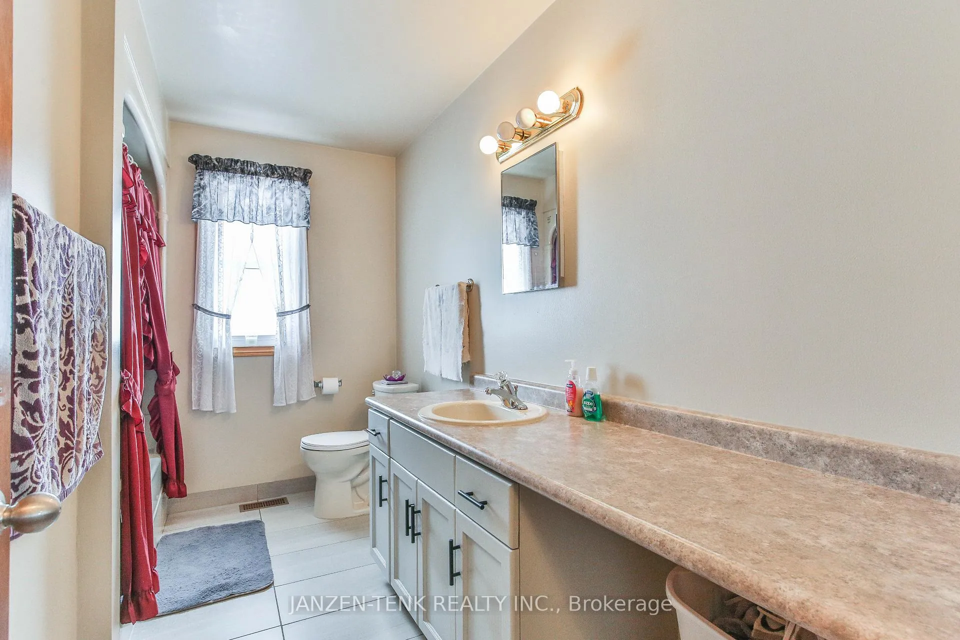 Photo 21 of 1728 1st Concession Road, Norfolk, Rural Houghton — HOMEH