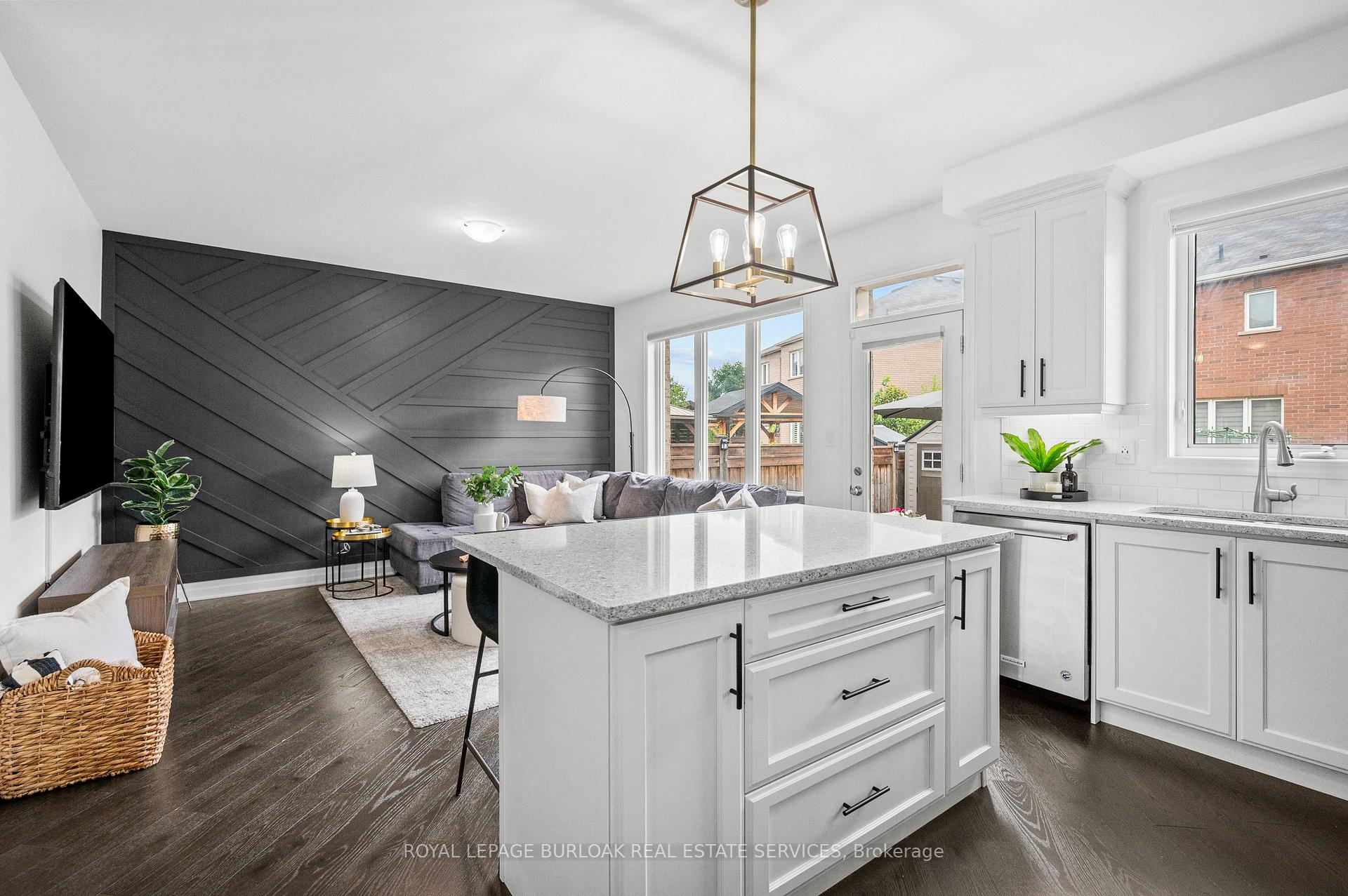 Photo 6 of 1413 Farmstead Drive, Milton, Ford — HOMEH