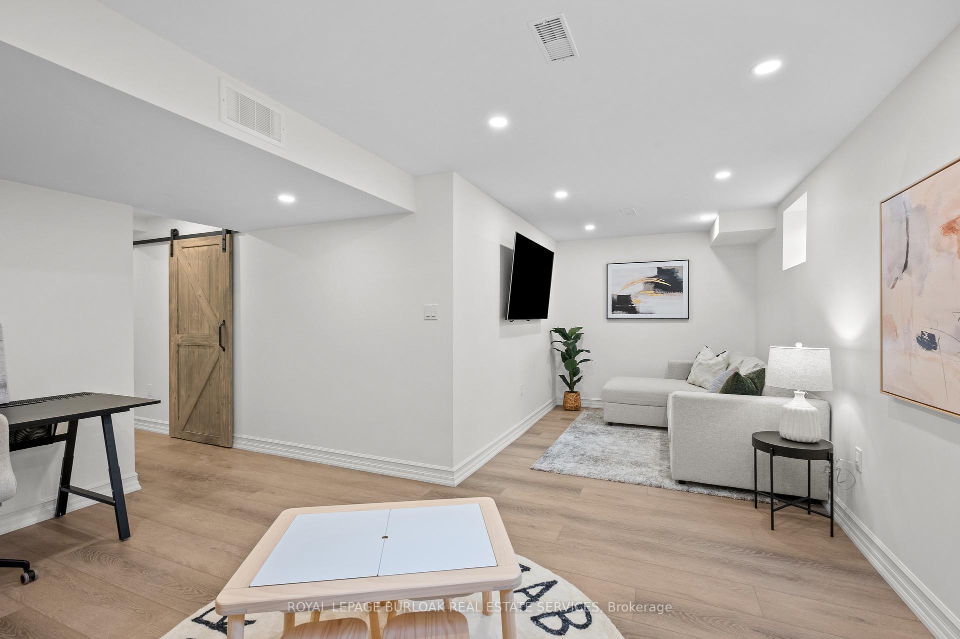 Photo 11 of 1413 Farmstead Drive, Milton, Ford — HOMEH