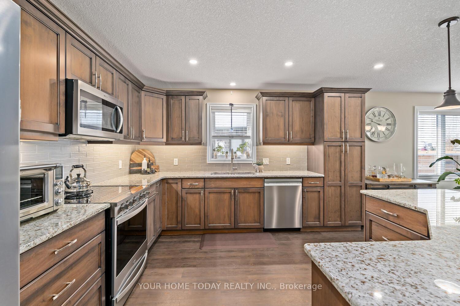 Photo 11 of 255 Krotz Street W, North Perth, Listowel — HOMEH