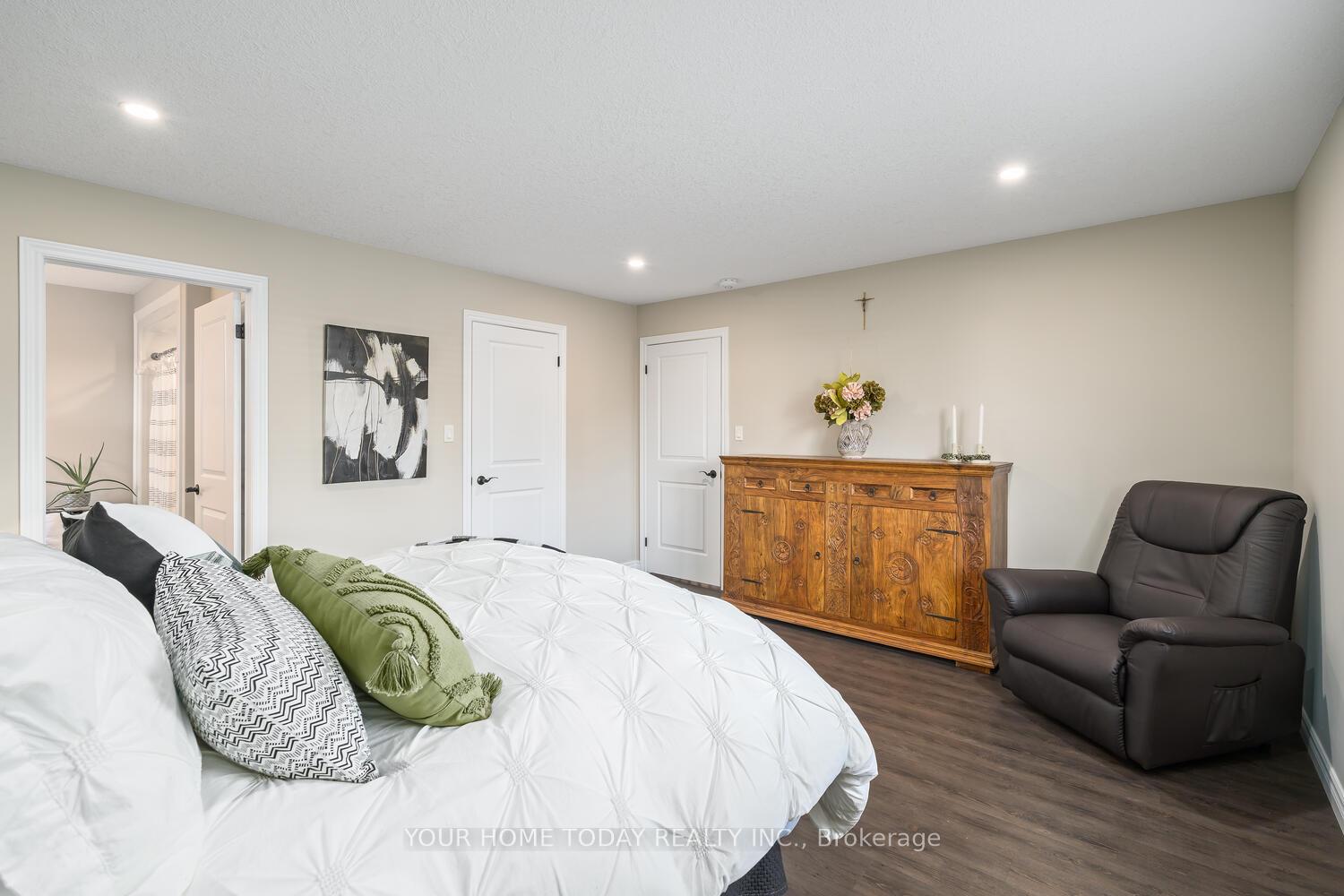 Photo 16 of 255 Krotz Street W, North Perth, Listowel — HOMEH