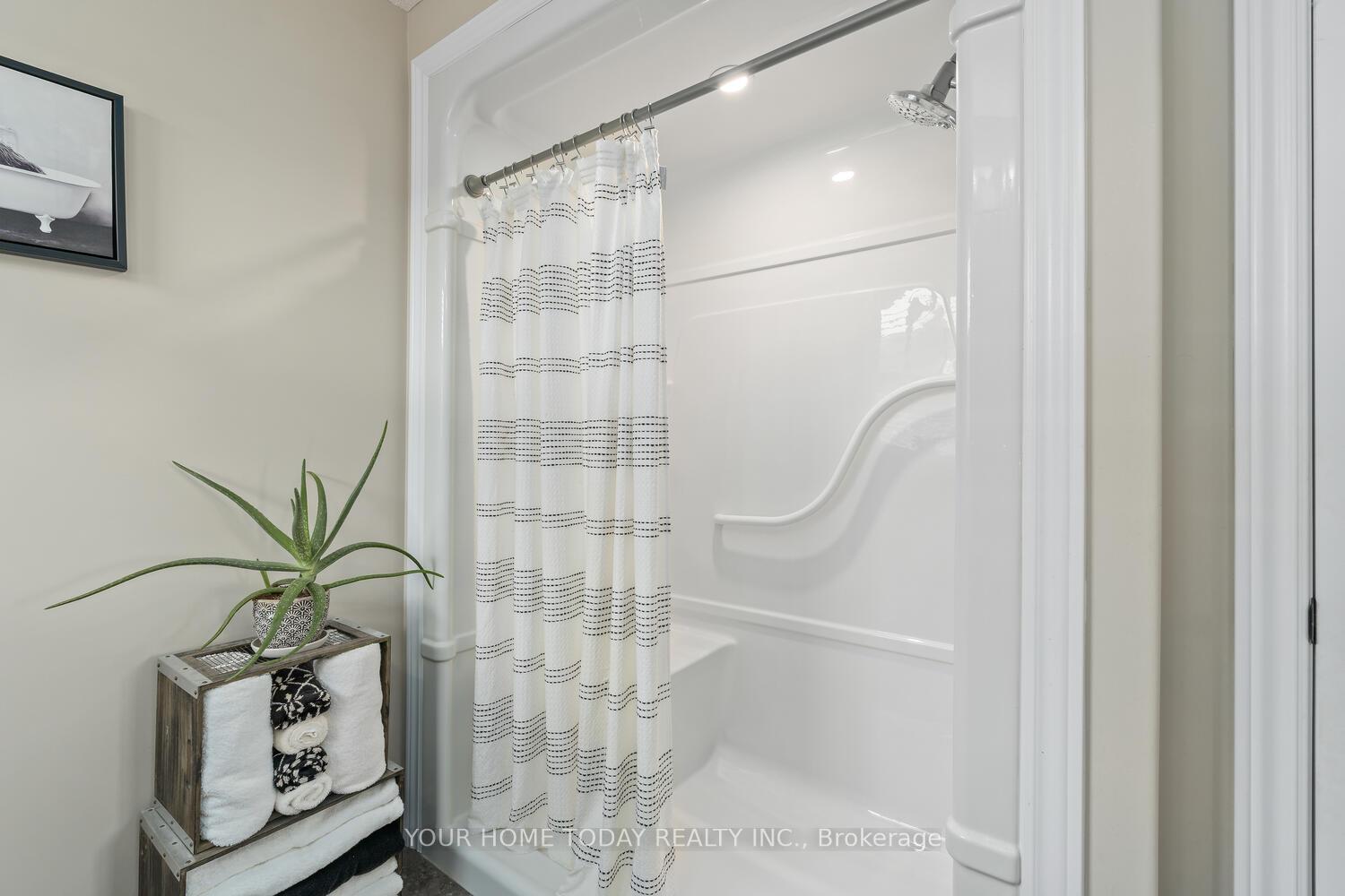 Photo 19 of 255 Krotz Street W, North Perth, Listowel — HOMEH