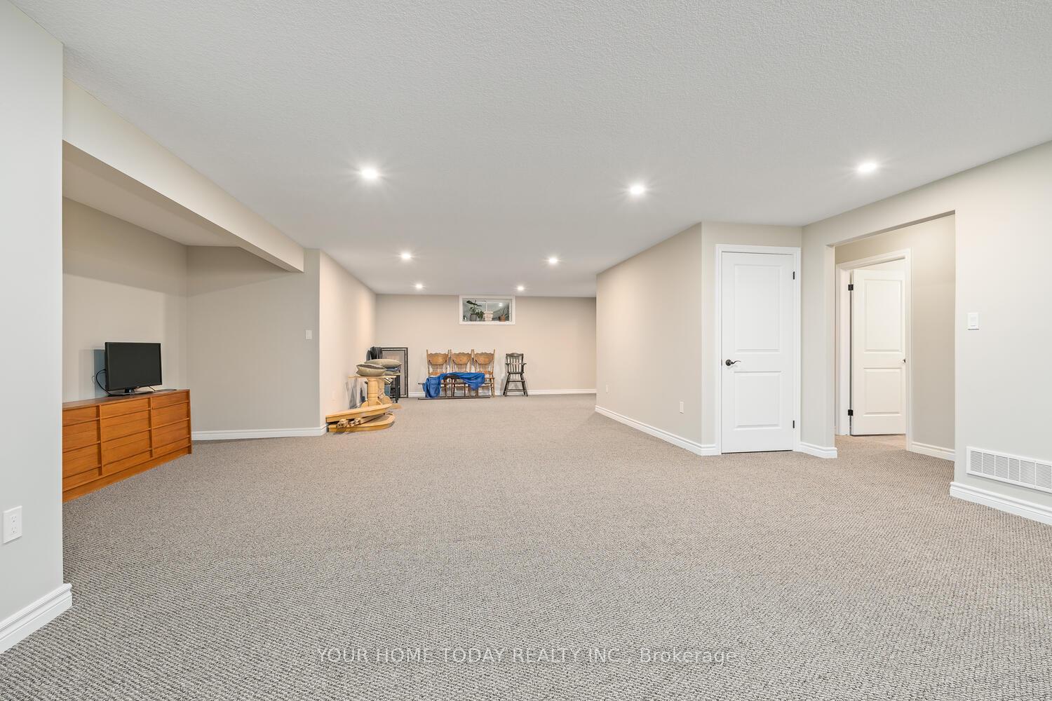 Photo 27 of 255 Krotz Street W, North Perth, Listowel — HOMEH