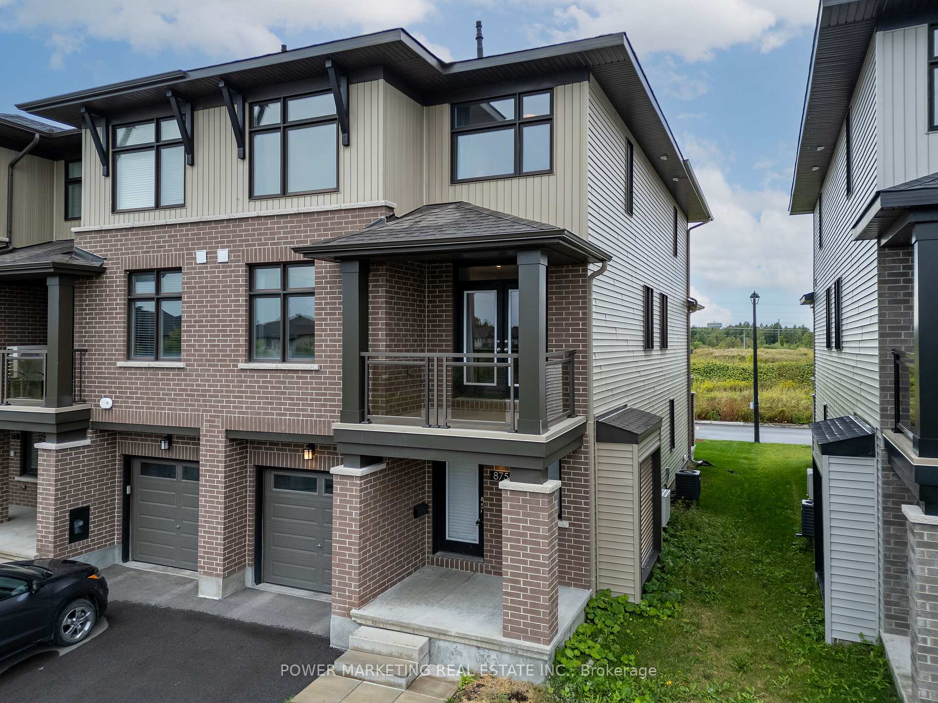 Front of 875 Couloir Road