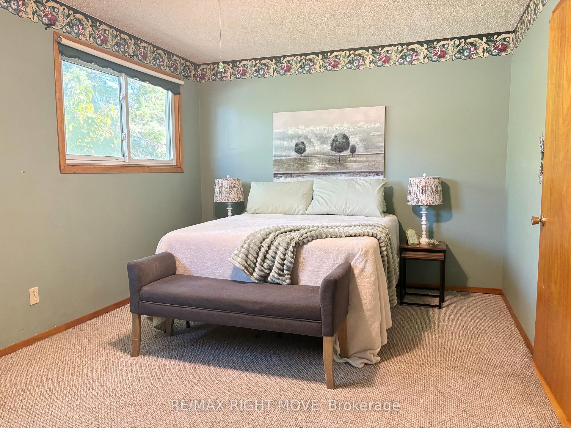 Photo 9 of 427 Jamieson Drive, Orillia — HOMEH