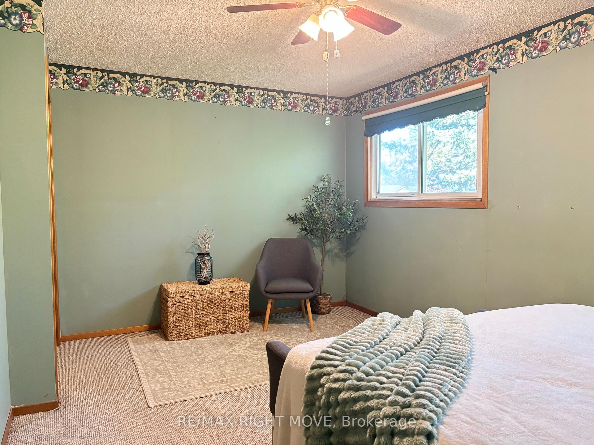 Photo 10 of 427 Jamieson Drive, Orillia — HOMEH