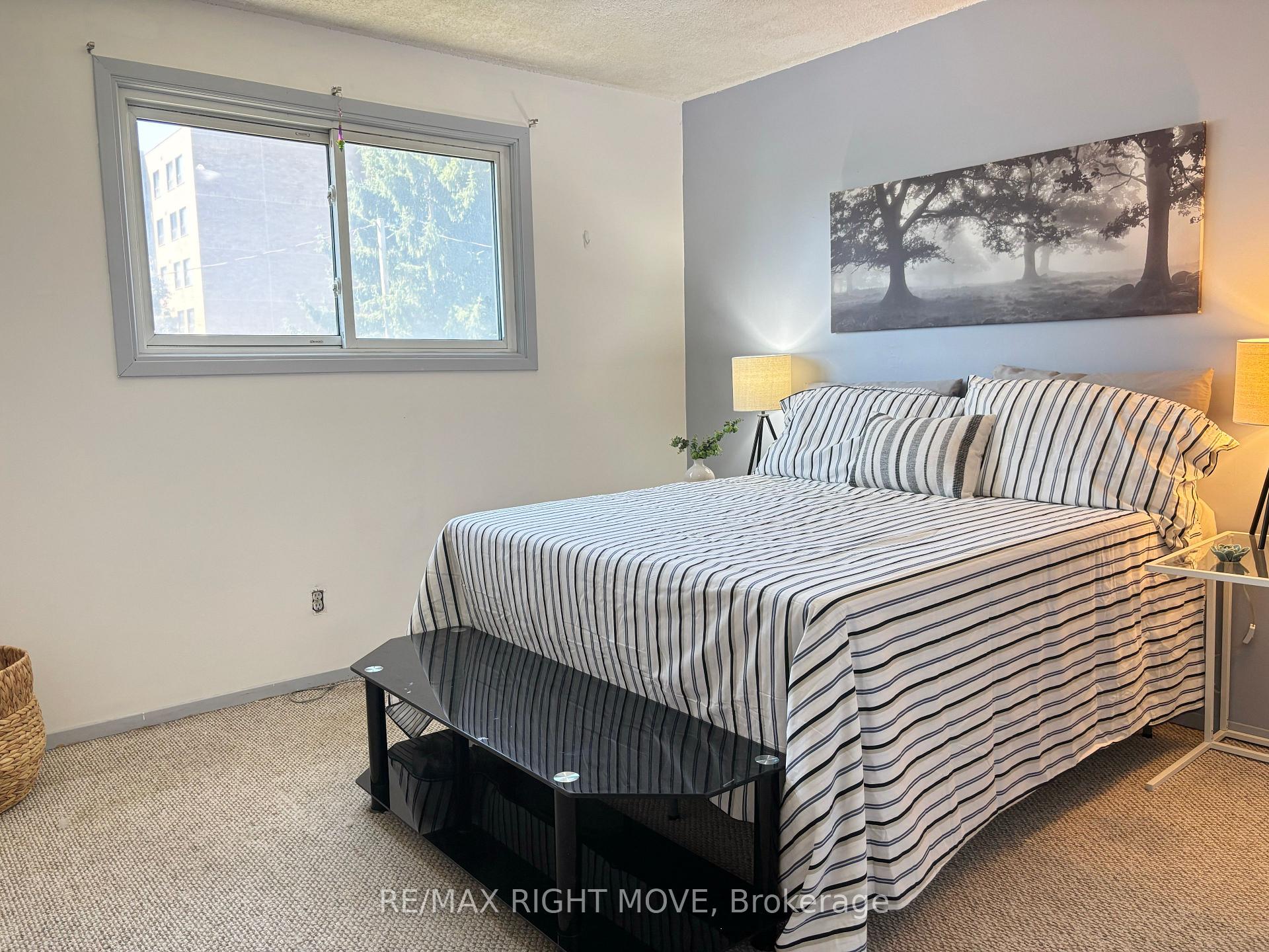 Photo 11 of 427 Jamieson Drive, Orillia — HOMEH
