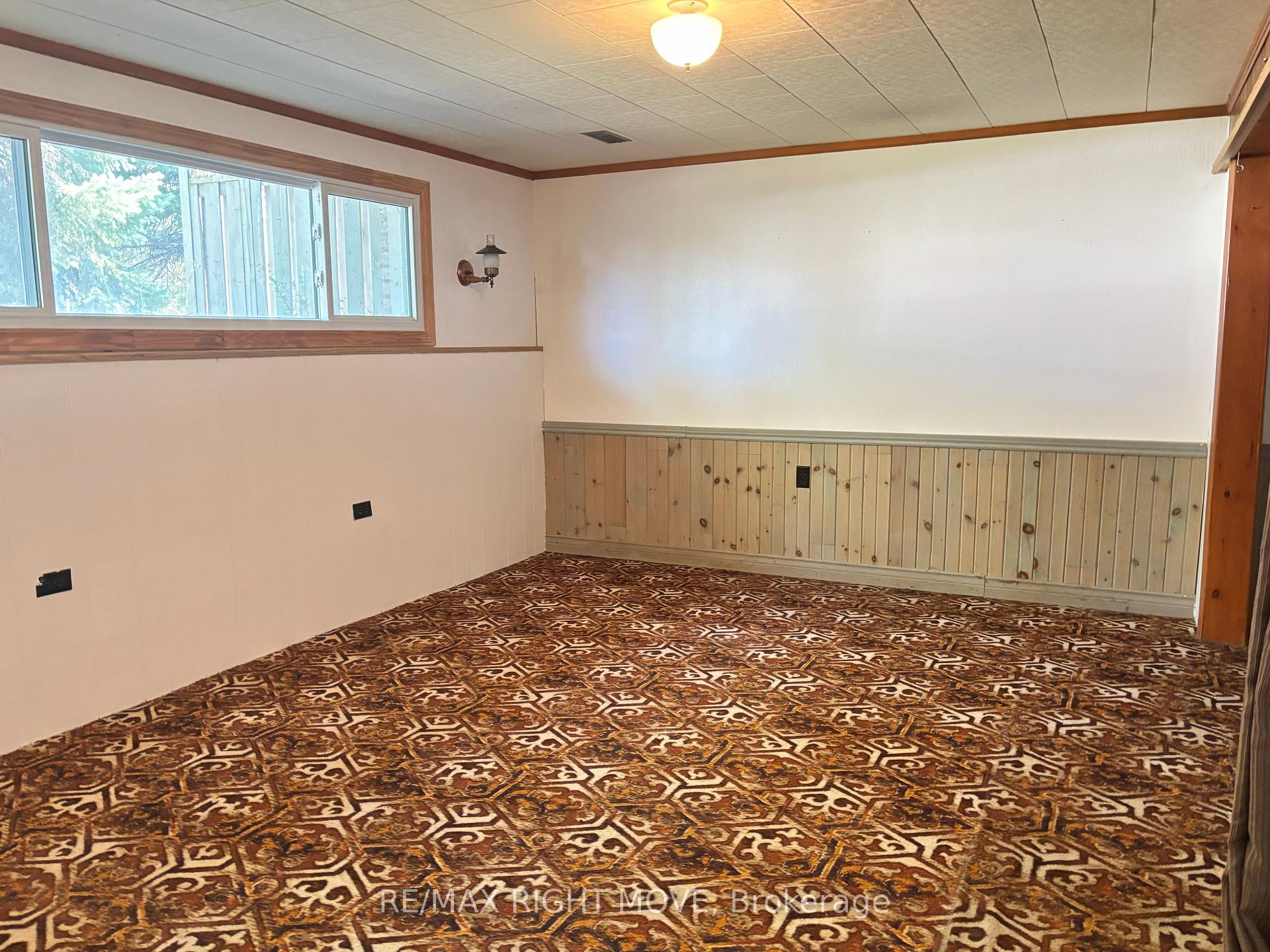 Photo 15 of 427 Jamieson Drive, Orillia — HOMEH