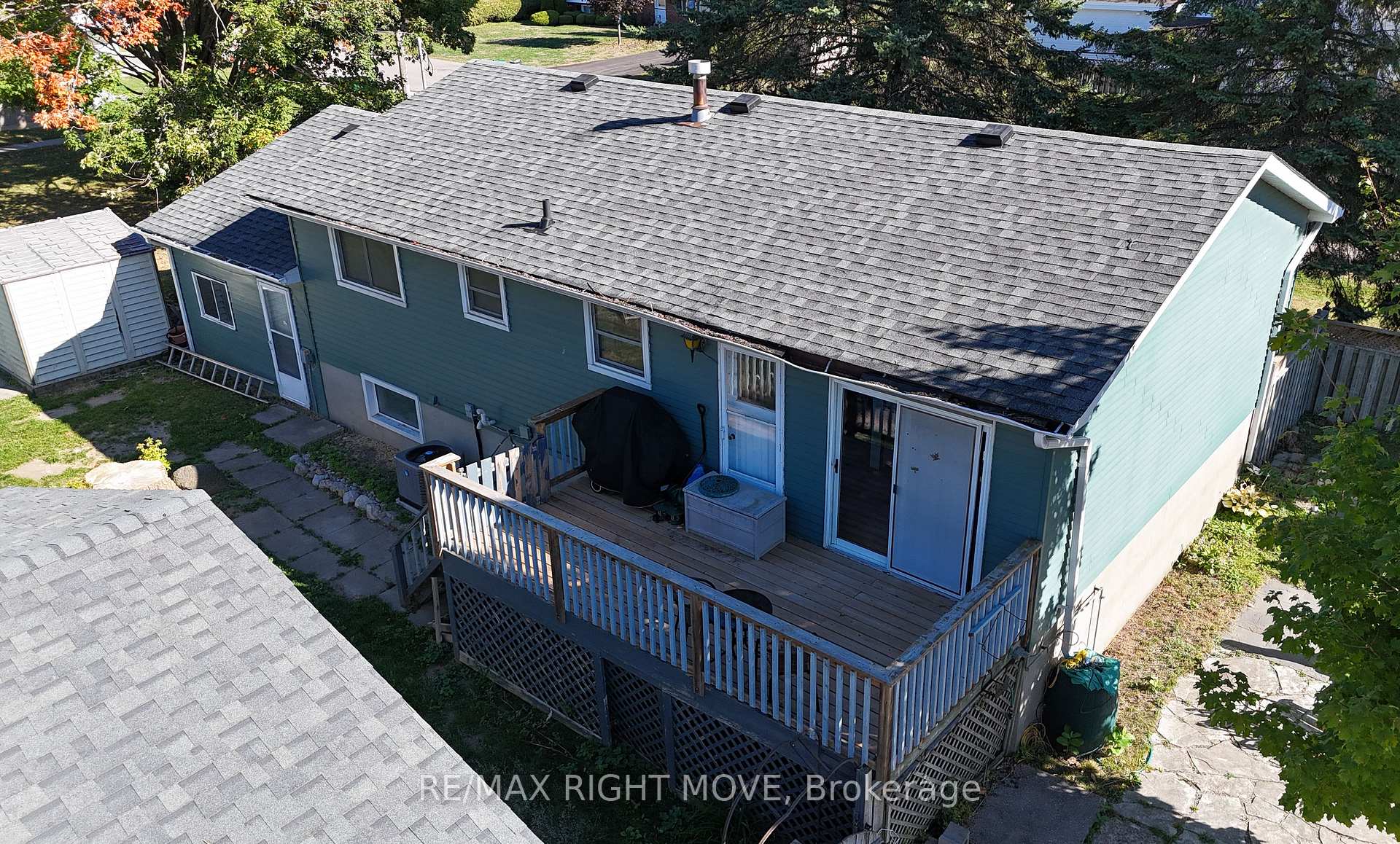 Photo 17 of 427 Jamieson Drive, Orillia — HOMEH