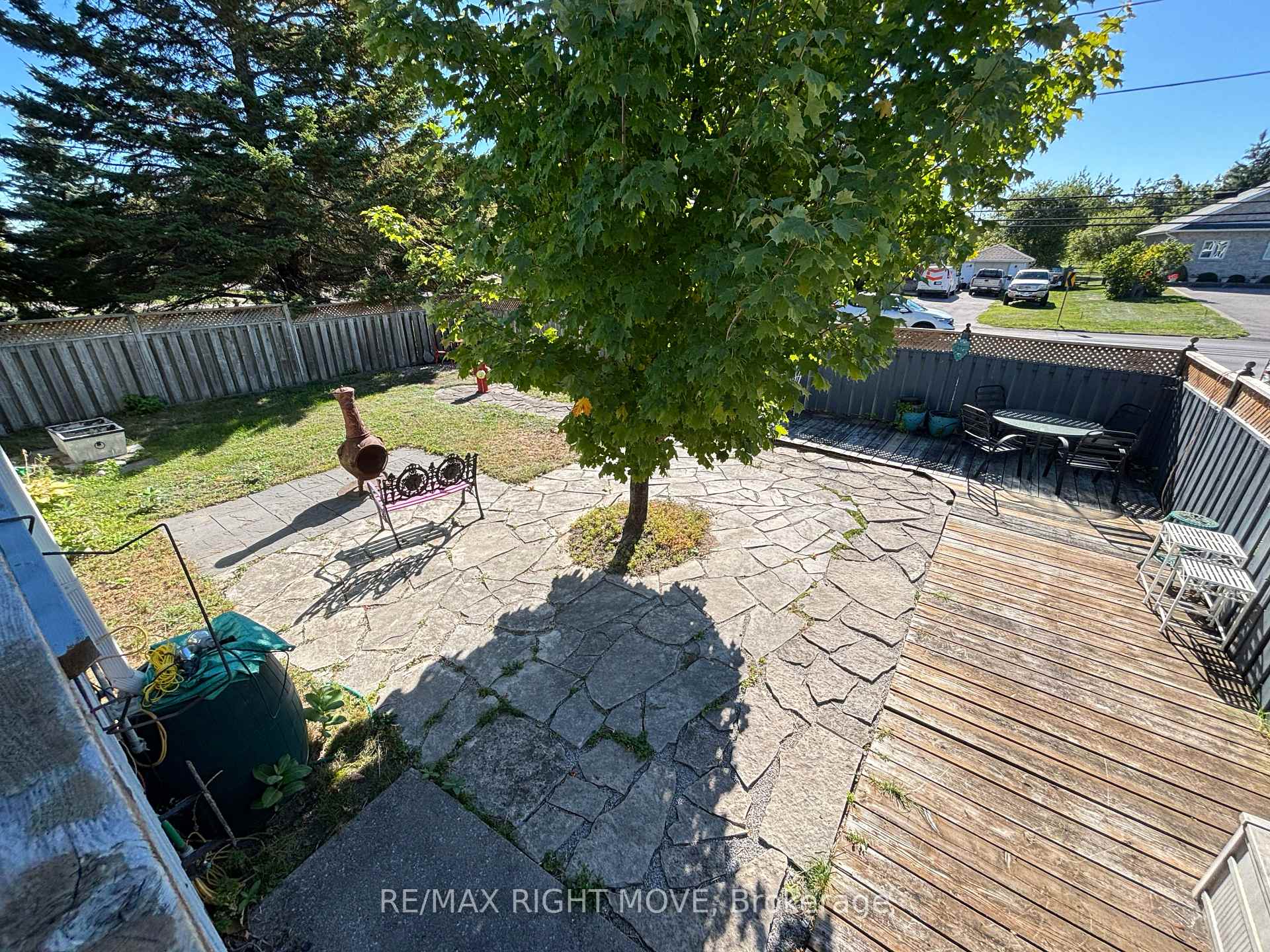 Photo 18 of 427 Jamieson Drive, Orillia — HOMEH