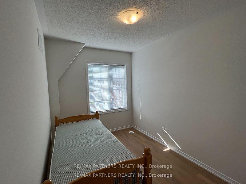 Photo 11 of 189 Danzatore Path, Oshawa, Windfields — HOMEH