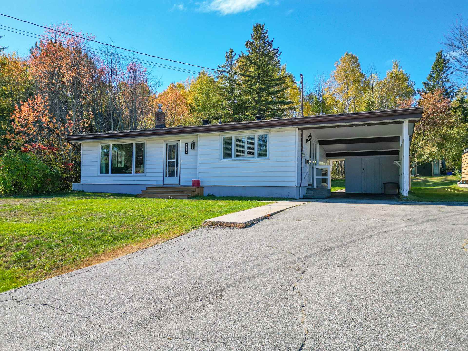 Front of 617 Laurentian Avenue