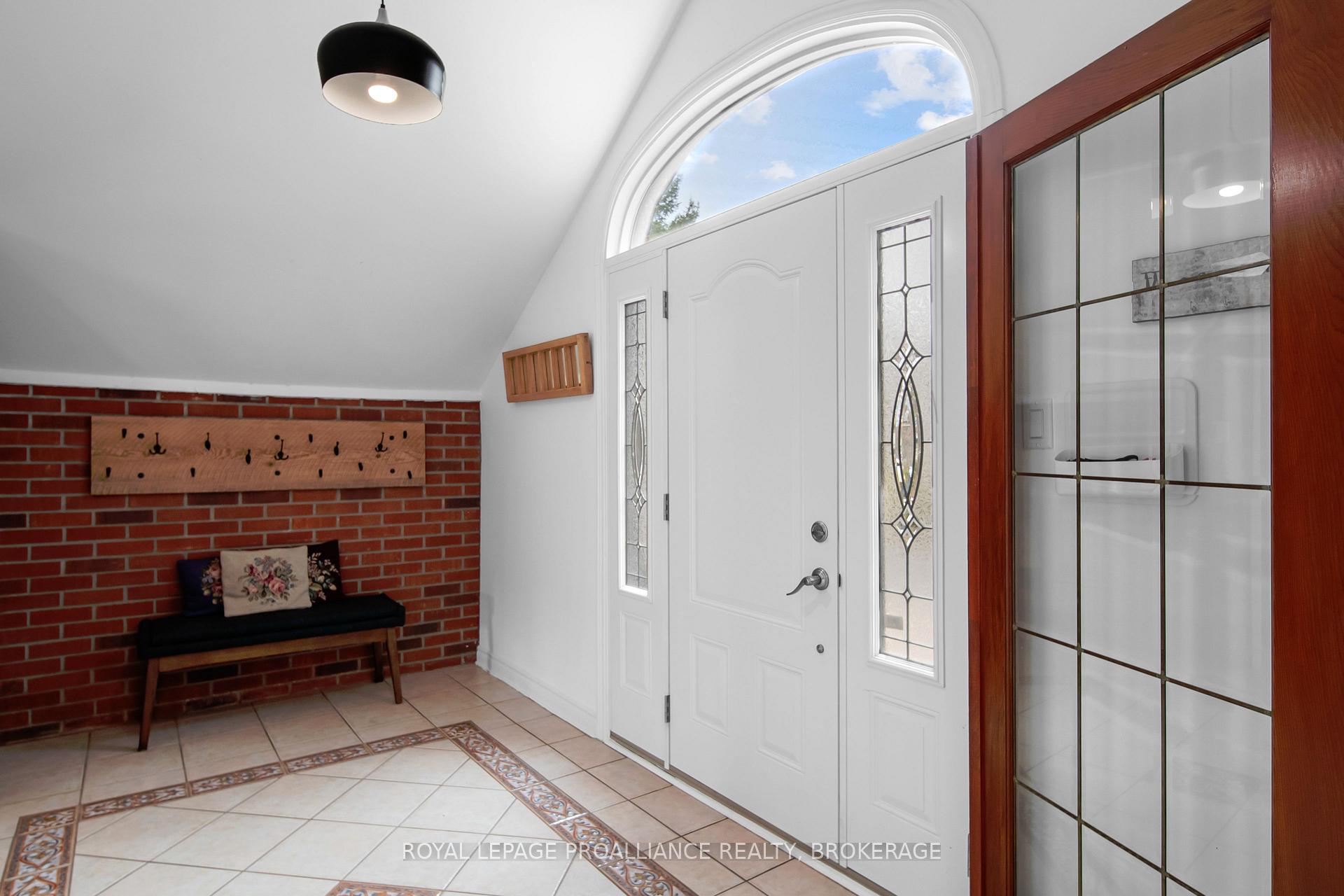Photo 2 of 491 Maple Lawn Drive, Kingston, City North of 401 — HOMEH