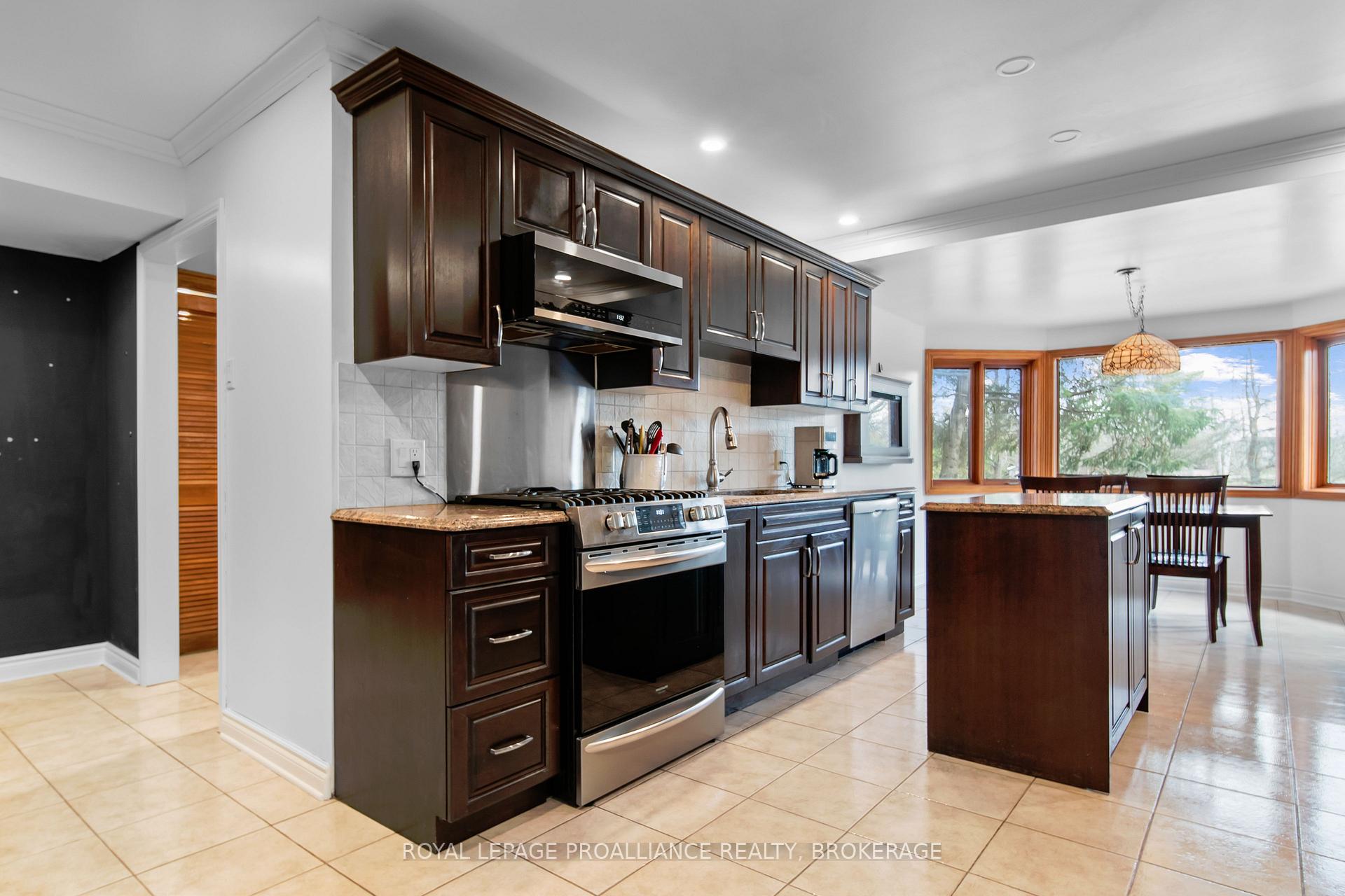 Photo 13 of 491 Maple Lawn Drive, Kingston, City North of 401 — HOMEH